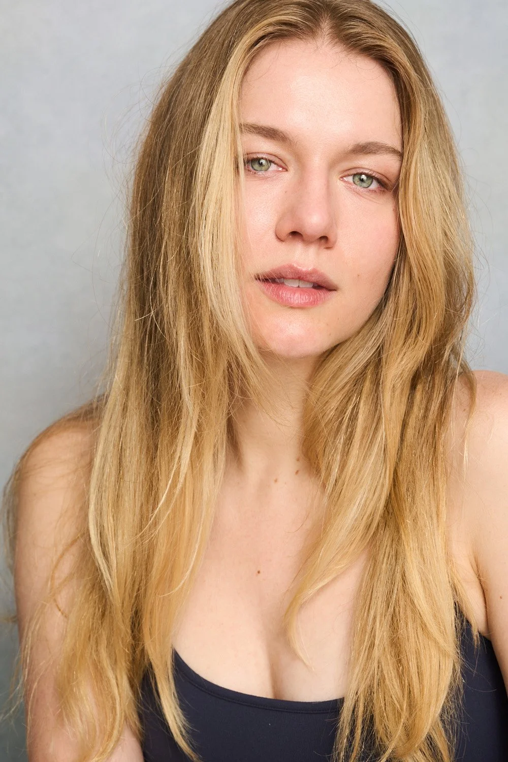 Headshot simple.jpg