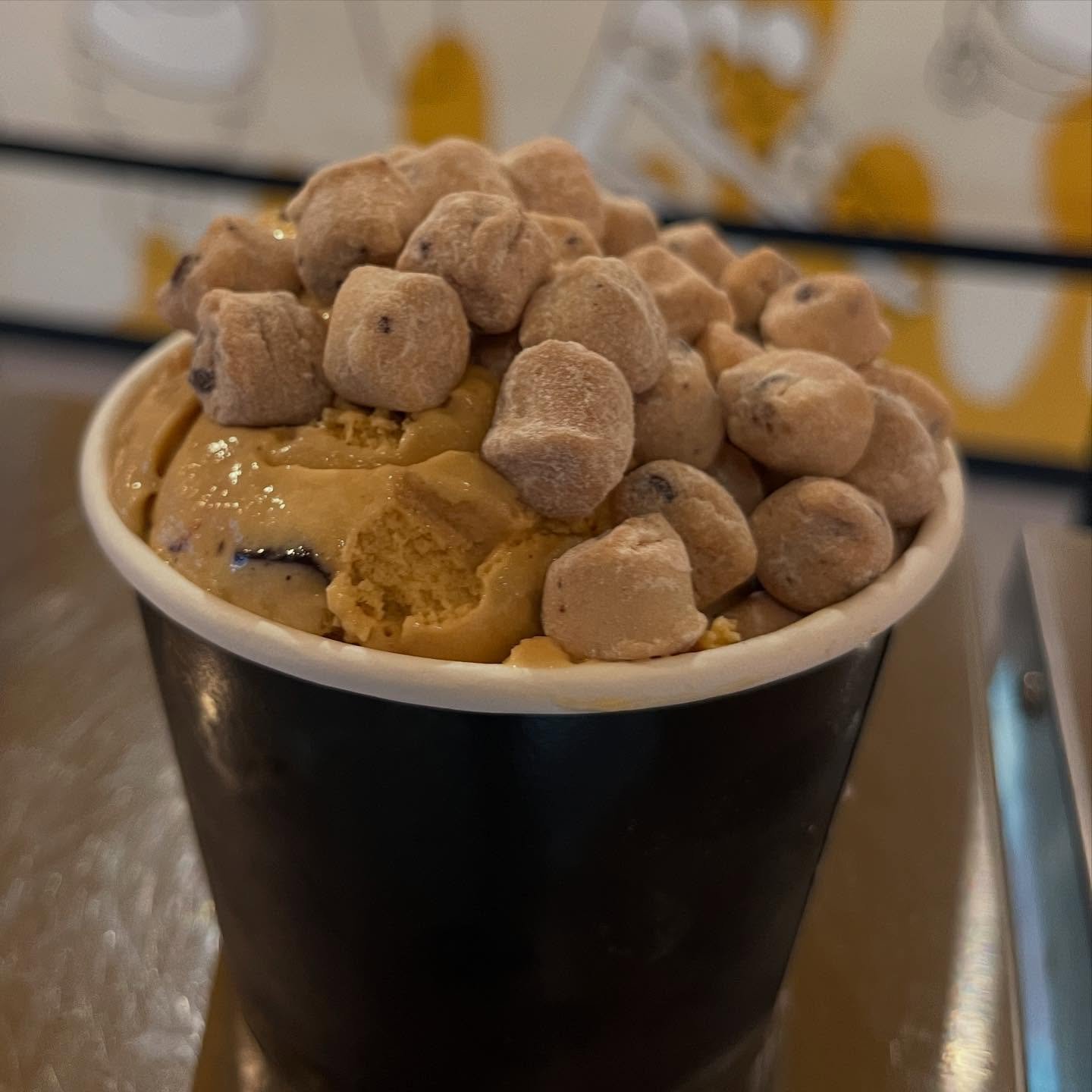 Topped with cookie dough! 😋 What&rsquo;s your favorite topping??
⠀⠀⠀⠀⠀⠀⠀⠀⠀⠀⠀⠀⠀⠀⠀⠀⠀⠀ 
⠀⠀⠀⠀⠀⠀⠀⠀⠀⠀⠀⠀⠀⠀⠀⠀⠀⠀
⠀⠀⠀⠀⠀⠀⠀⠀⠀⠀⠀⠀⠀⠀⠀⠀⠀⠀
⠀⠀⠀⠀⠀⠀⠀⠀⠀⠀⠀⠀⠀⠀⠀⠀⠀⠀
Come on by!
🌷Sun: Noon-9pm
🌷Mon-Thur: 1pm-9pm
🌷Fri: 1pm-10pm
🌷Sat: Noon-10pm
Or get it delivered with D