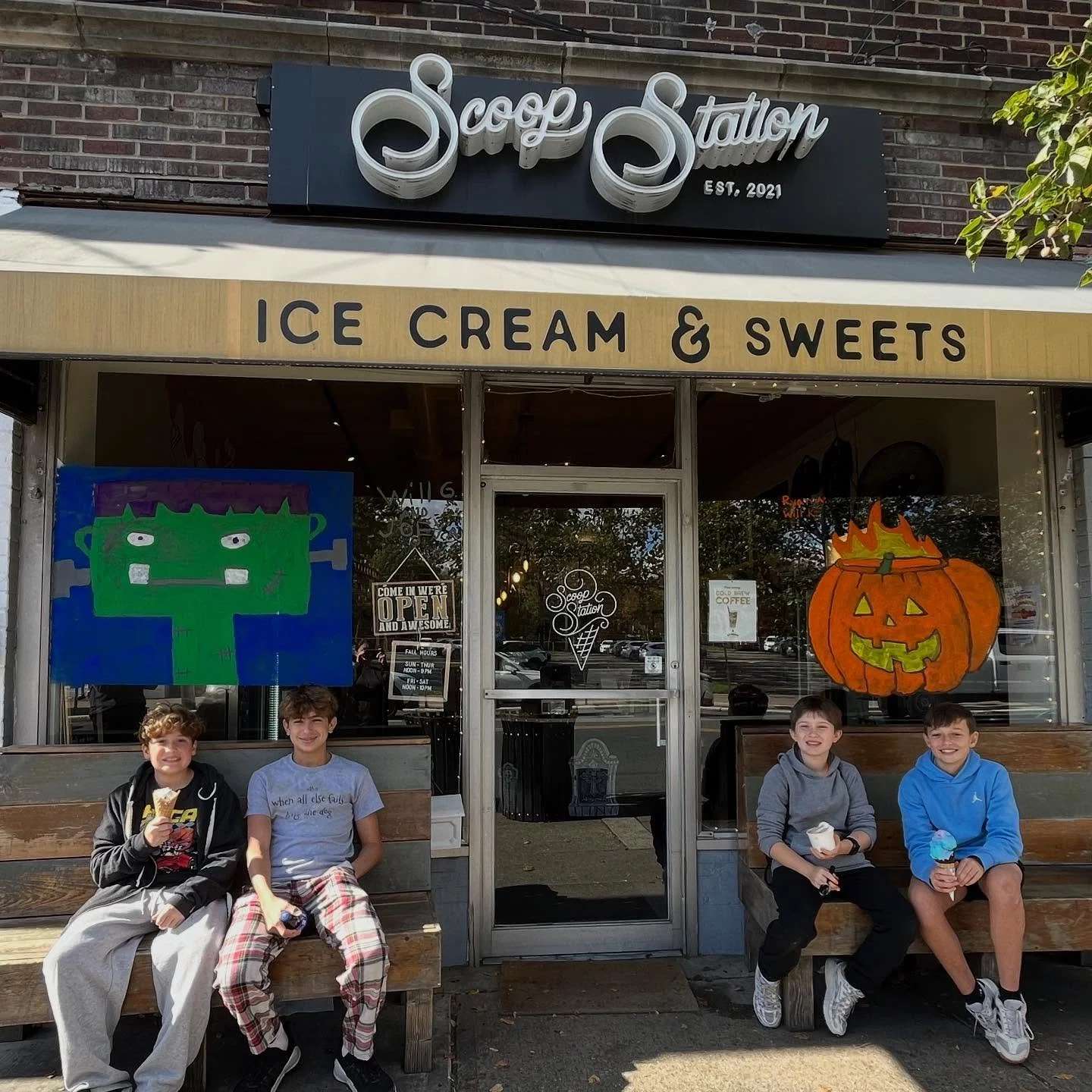 Check out all the Spooktacular windows thanks to the talented kids at Borough School! And special thanks to Will G, Joey, Will K, and Ryan N for their awesome creations on our windows. Great job, boys!