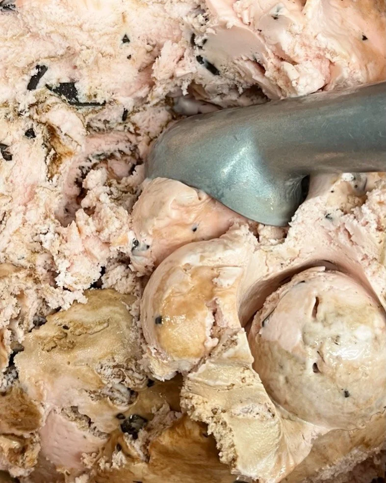 CHOCOLATE COVERED STRAWBERRIES 🍫🍓 
⠀⠀⠀⠀⠀⠀⠀⠀⠀⠀⠀⠀⠀⠀⠀⠀⠀⠀ 
⠀⠀⠀⠀⠀⠀⠀⠀⠀⠀⠀⠀⠀⠀⠀⠀⠀⠀
⠀⠀⠀⠀⠀⠀⠀⠀⠀⠀⠀⠀⠀⠀⠀⠀⠀⠀
⠀⠀⠀⠀⠀⠀⠀⠀⠀⠀⠀⠀⠀⠀⠀⠀⠀⠀

Come on by!
❄️Sun: Noon-9pm
❄️Mon: Closed
❄️Tues-Thur: 1pm-9pm
❄️Fri: 1pm-10pm
❄️Sat: Noon-10pm
Or get it delivered with DoorDash!
⠀⠀⠀⠀