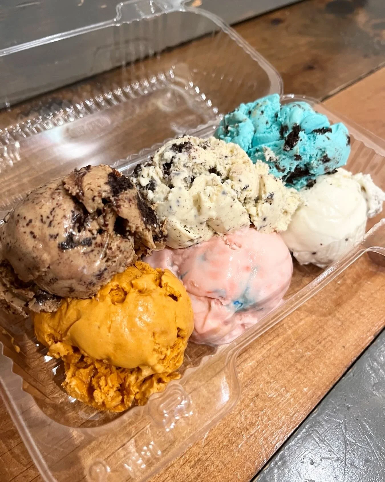 Can&rsquo;t decide on a flavor? You don&rsquo;t have to! Get six small scoops of any flavors with our ICE CREAM FLIGHT! 
⠀⠀⠀⠀⠀⠀⠀⠀⠀⠀⠀⠀⠀⠀⠀⠀⠀⠀ 
⠀⠀⠀⠀⠀⠀⠀⠀⠀⠀⠀⠀⠀⠀⠀⠀⠀⠀
⠀⠀⠀⠀⠀⠀⠀⠀⠀⠀⠀⠀⠀⠀⠀⠀⠀⠀
⠀⠀⠀⠀⠀⠀⠀⠀⠀⠀⠀⠀⠀⠀⠀⠀⠀⠀

Come on by!
🌷Sun: Noon-9pm
🌷Mon-Thur: 1pm-9pm
🌷F