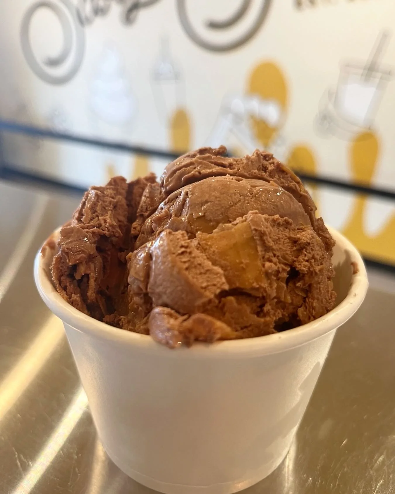 Beautiful Friday! ☀️ Come grab a scoop!
⠀⠀⠀⠀⠀⠀⠀⠀⠀⠀⠀⠀⠀⠀⠀⠀⠀⠀ 
⠀⠀⠀⠀⠀⠀⠀⠀⠀⠀⠀⠀⠀⠀⠀⠀⠀⠀
⠀⠀⠀⠀⠀⠀⠀⠀⠀⠀⠀⠀⠀⠀⠀⠀⠀⠀
⠀⠀⠀⠀⠀⠀⠀⠀⠀⠀⠀⠀⠀⠀⠀⠀⠀⠀

Come on by!
🌷Sun: Noon-9pm
🌷Mon-Thur: 1pm-9pm
🌷Fri: 1pm-10pm
🌷Sat: Noon-10pm
Or get it delivered with DoorDash! 
⠀⠀⠀⠀⠀⠀⠀⠀⠀⠀⠀⠀⠀⠀⠀