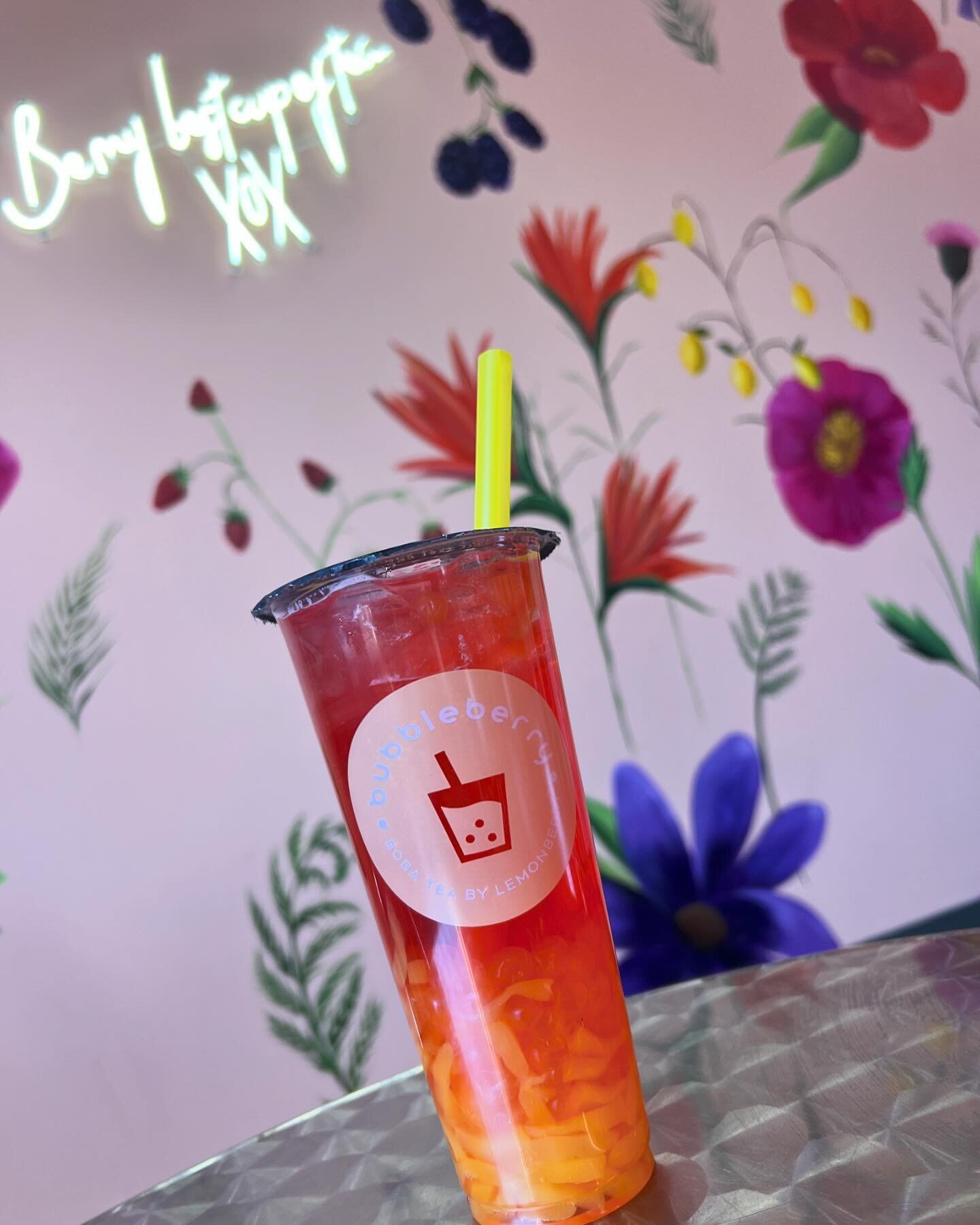 In Brecksville and craving bubble tea🧋 !? Stop at our Brecksville @lemonberryfroyo store! We have bubbleberry inside the store with our full boba tea menu. 🧋💕

#brecksville #brecksvilleohio #bobatea #bubbletea #bubbleberry