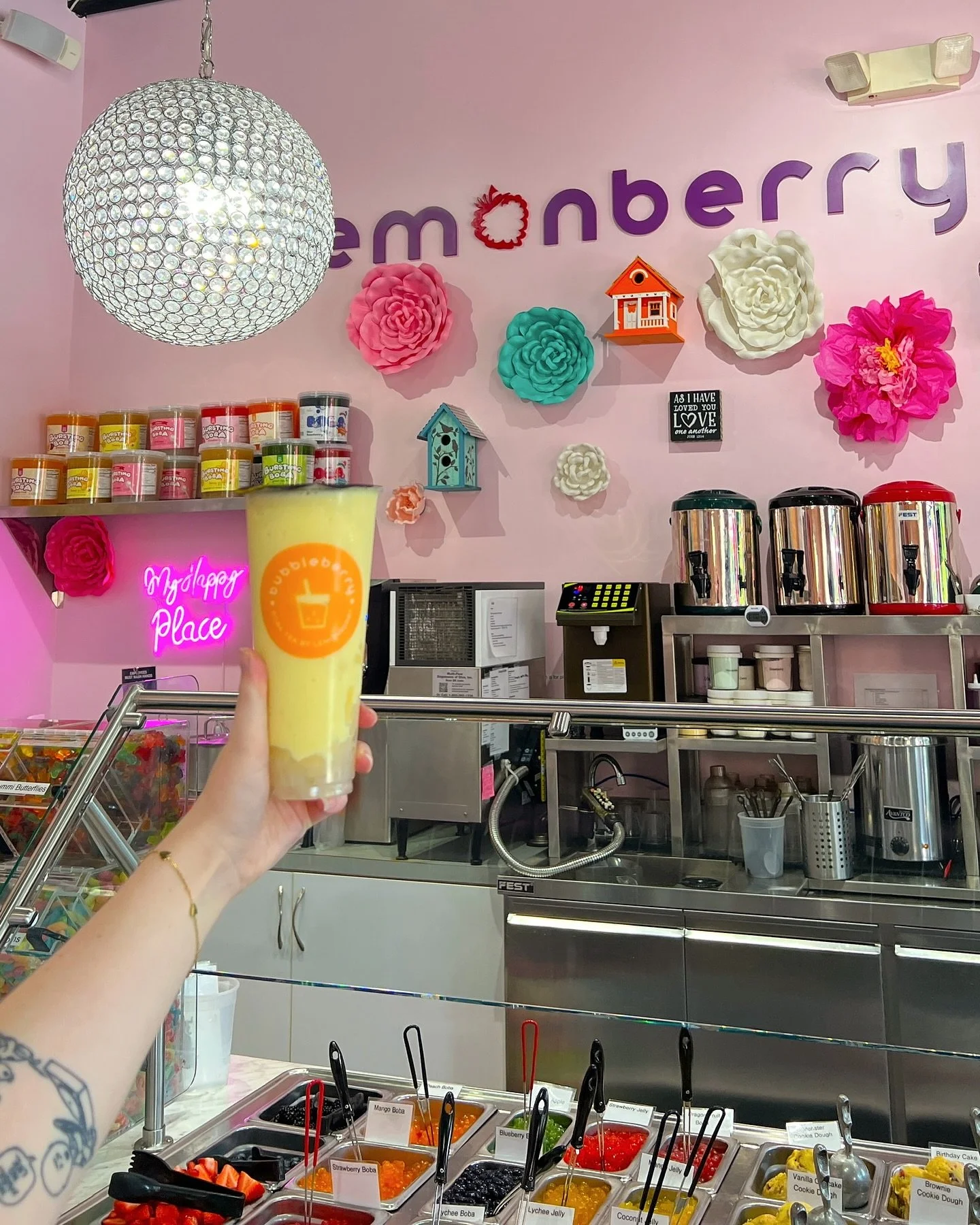 Blend into bliss with us🤗💖

-
-
-
-
-
-
-
#reels #explorepage #viral #bubbleberry #boba #bobatea #SipAndShare #bobalovers #BubbleTeaNearMe #barista #cafe #tea #beverage #ohio