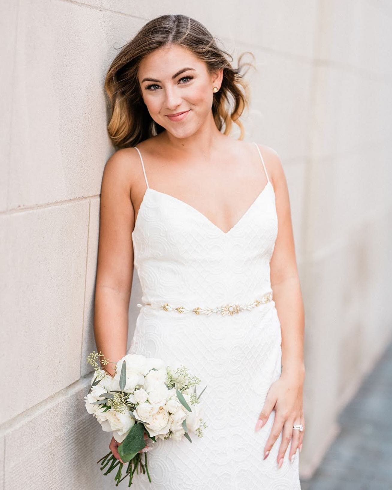 The relaxed look when you look amazing in your wedding dress 🤍
.
.
.
📸: 

Photography: @balsamandblushphotography
Makeup: @american_beauty_artistry_llc
Hair: @megancoxbridal
Dresses &amp; accessories: @ivoryandashbridal
Rings: @cambridgejewelers
Fl