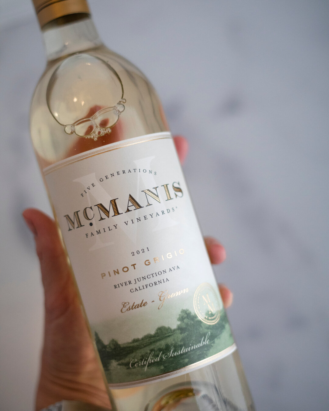 Happy Winey Wednesday!​​​​​​​​
​​​​​​​​
The McMANIS Pinot Grigio is a go-to pallet cleanser. Certified sustainable, this California white is a simple everyday wine that goes great with a rich &amp; gooey pasta dish 🍝 😉​​​​​​​​
​​​​​​​​
#wineywednes