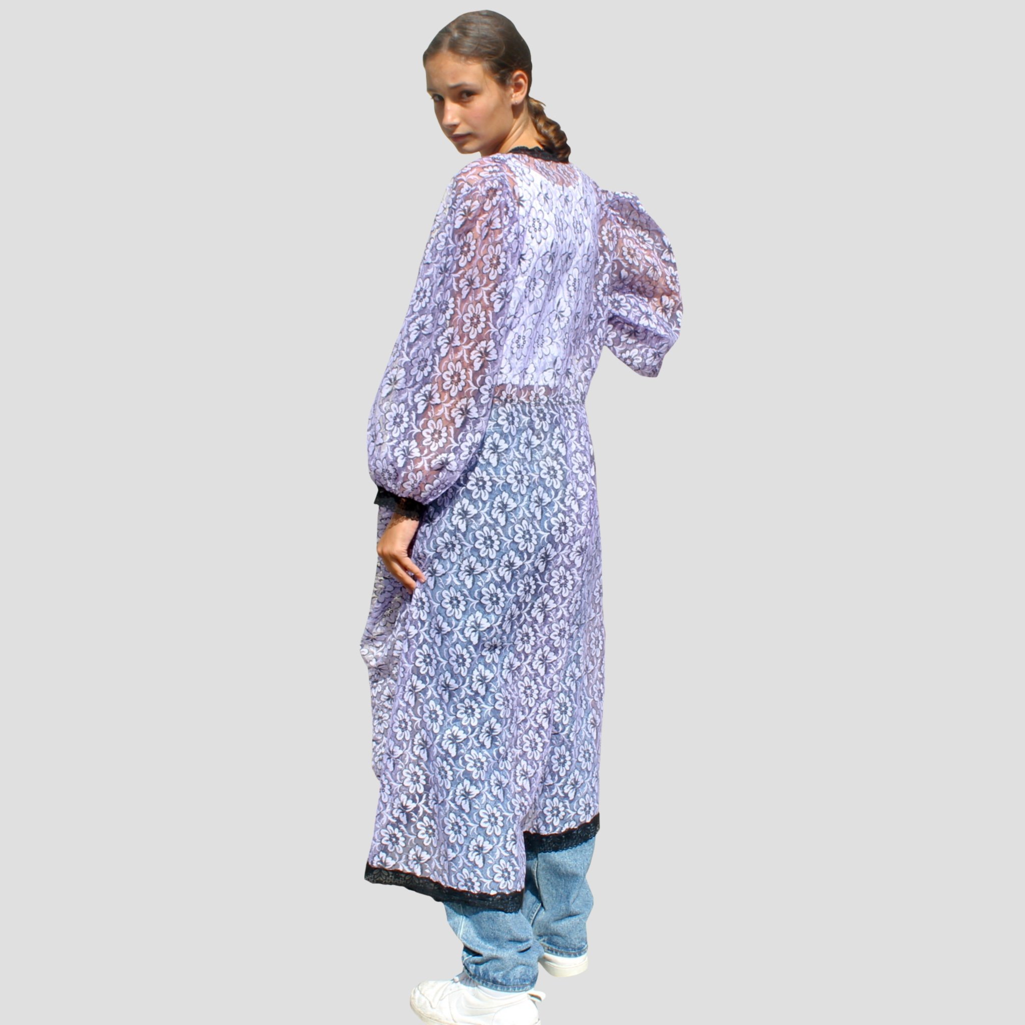 robe de chambre vintage dentelle macramé crochet seconde main lila vêtement vente shopping fashion shooting transparence