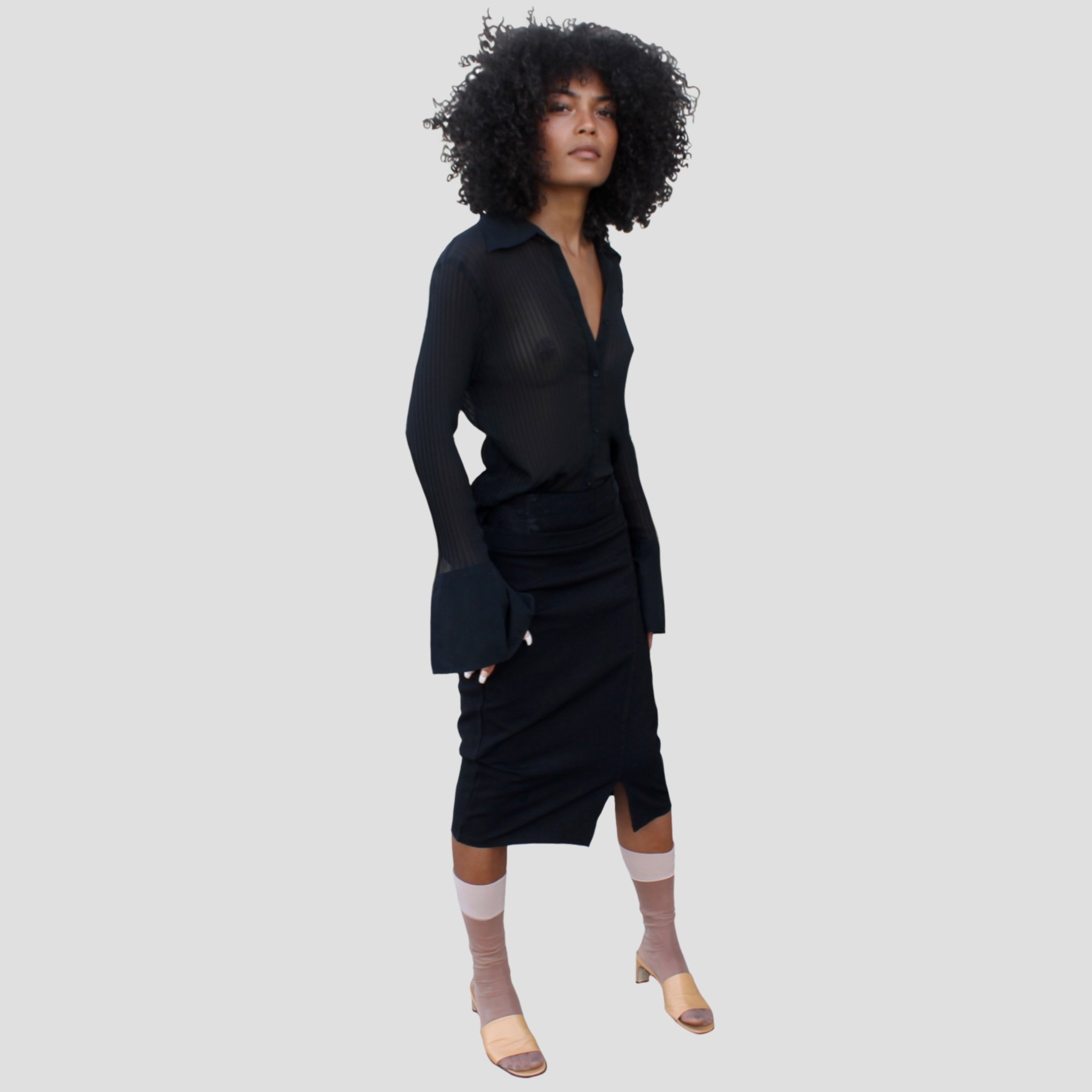 Vintage fashion seconde-main strab total look noir jupe crochet vente mannequin pose