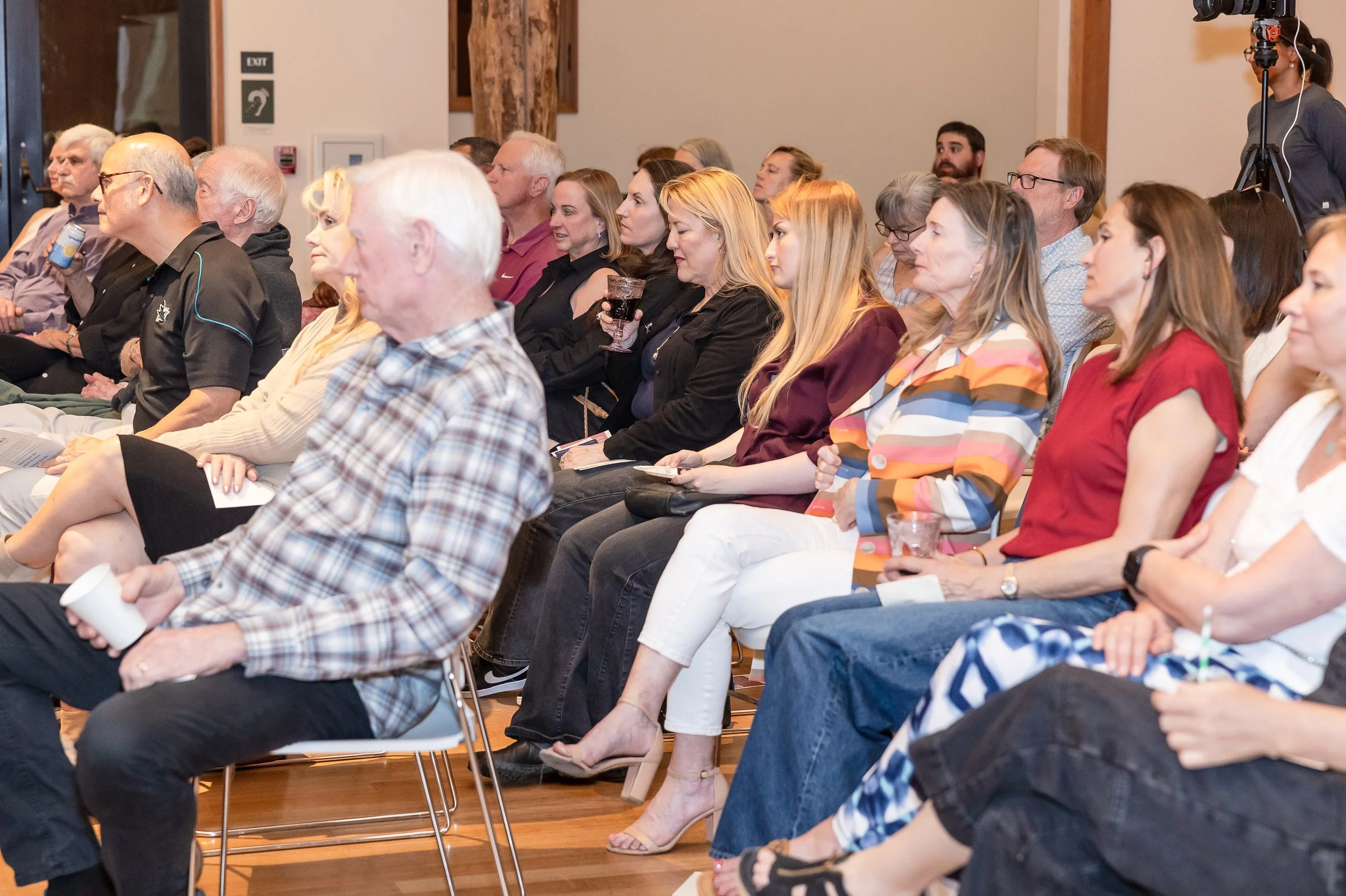 Village Talks #4-9408.jpg