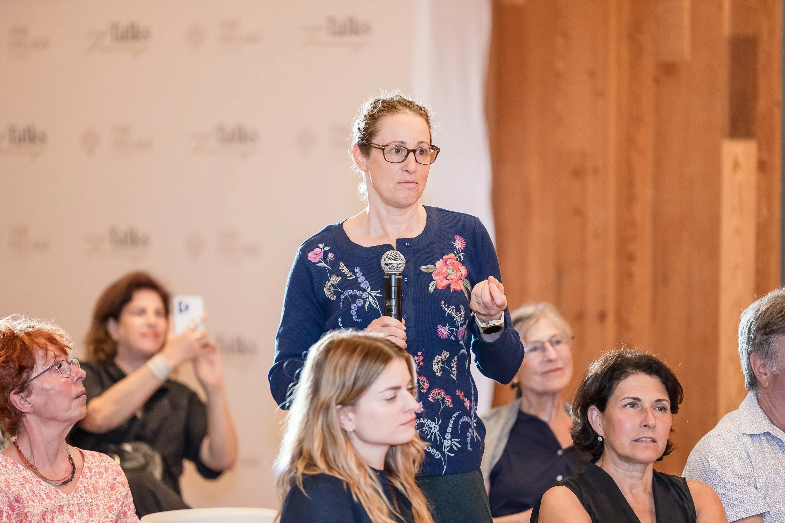 Village Talks #4-9689.jpg