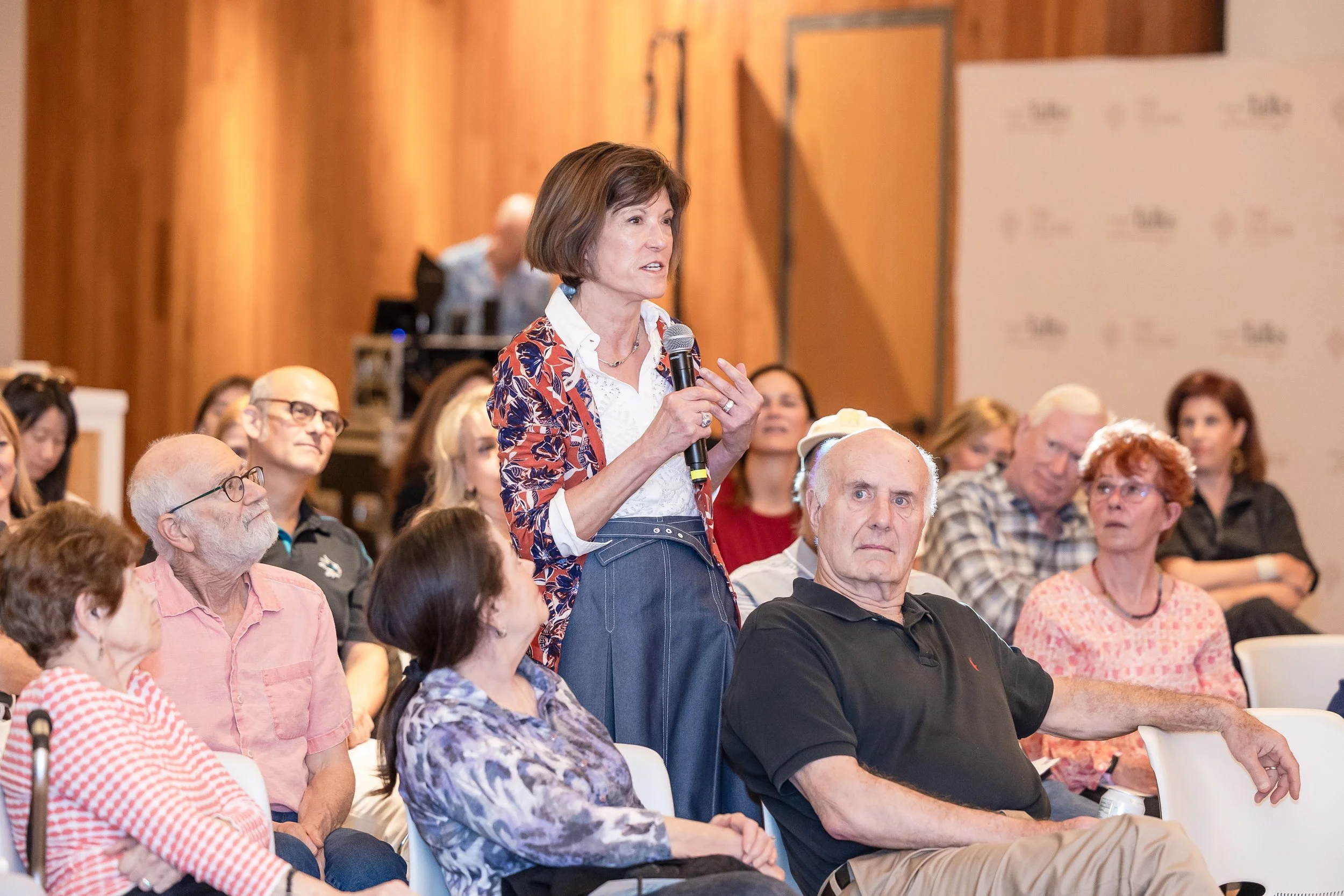 Village Talks #4-9715.jpg