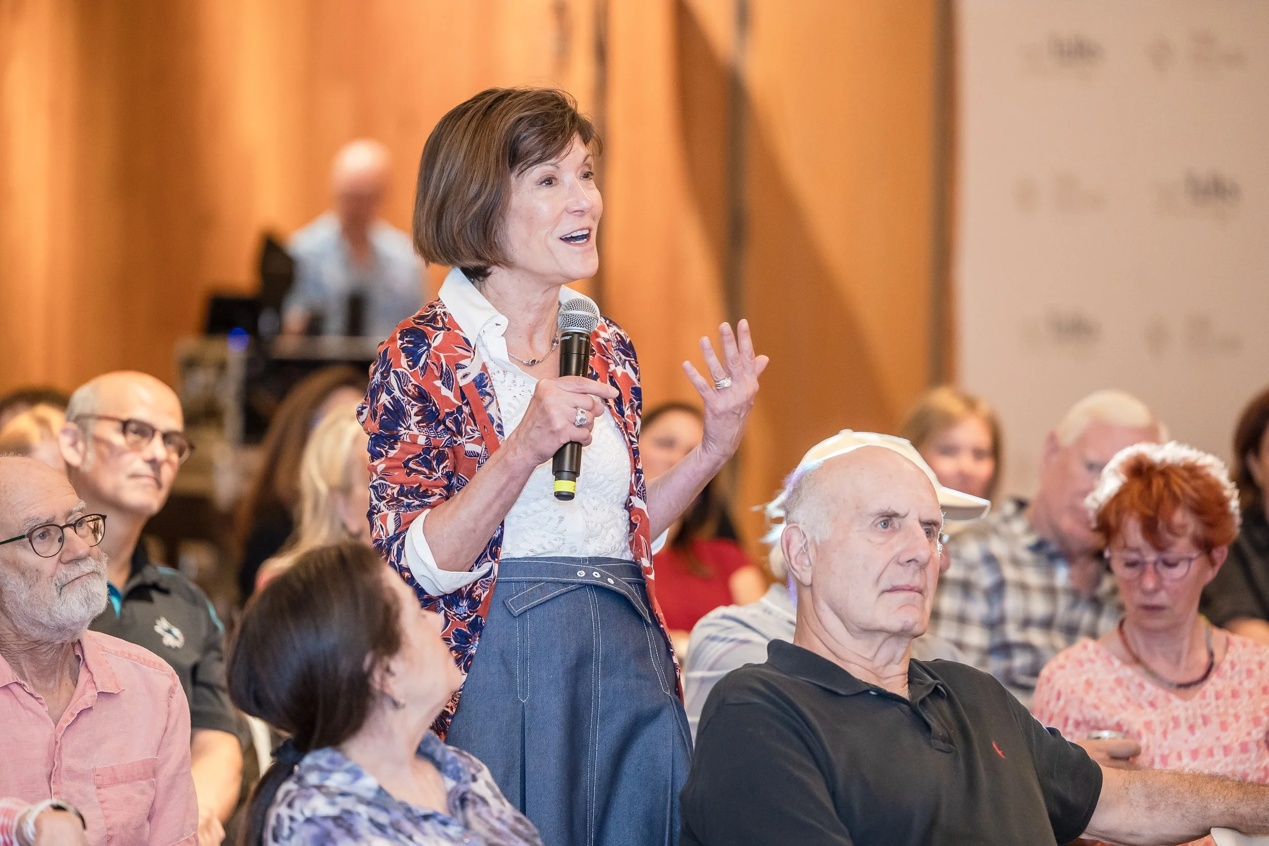 Village Talks #4-9723.jpg