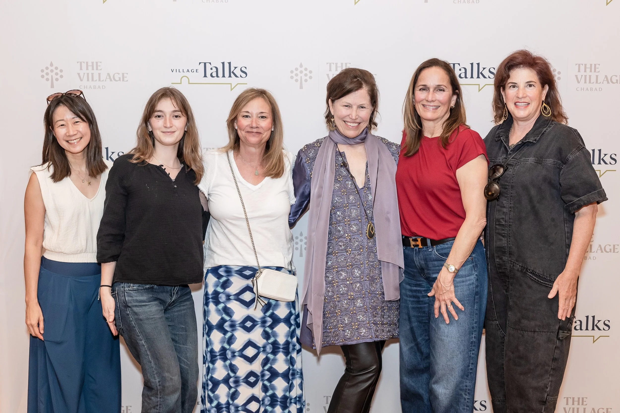 Village Talks #4-9228.jpg