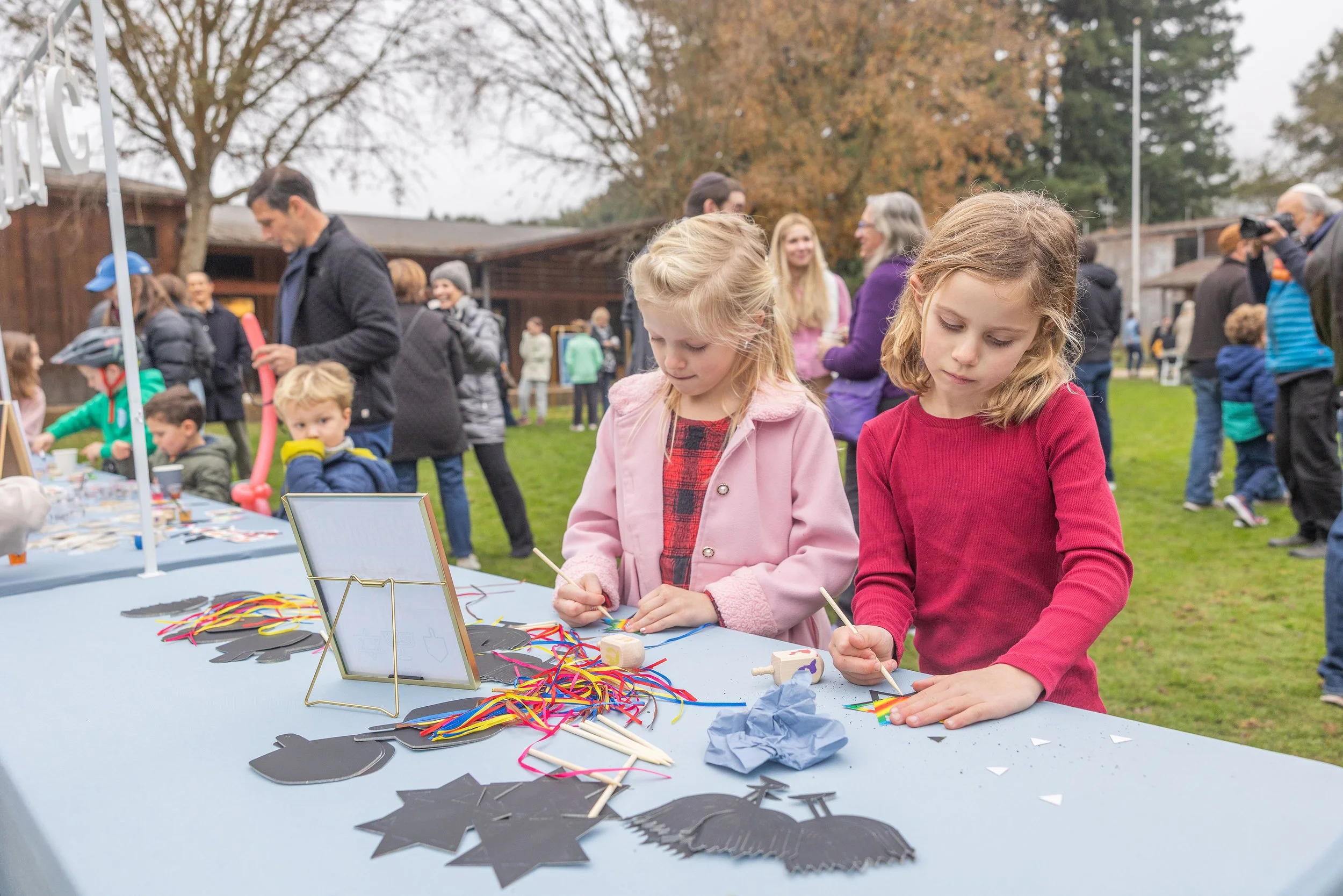 HanukkahFestivalatPortolaValleyTownCenter-8242.jpg
