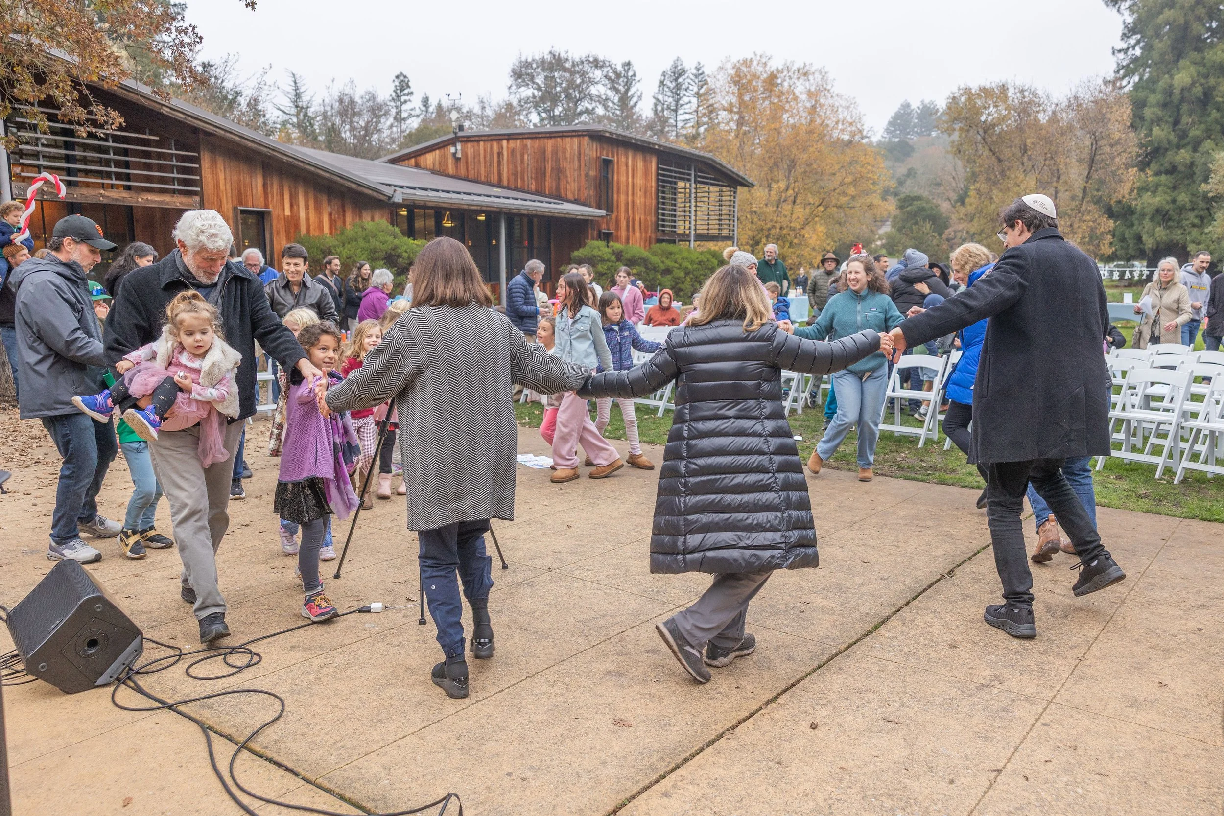HanukkahFestivalatPortolaValleyTownCenter-8866.jpg