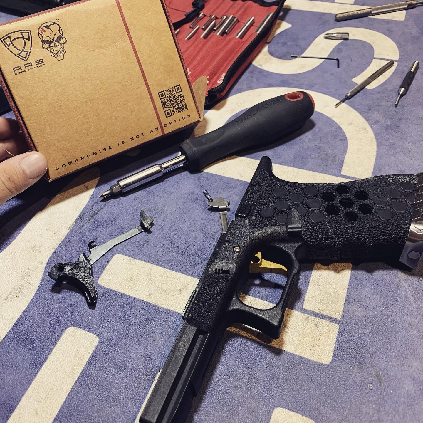 You can&rsquo;t go fast with a bad trigger! Time for an upgrade 😁

#handgun #pistol #glock #actionair #ipsc #airsoft #airsoftgun #airsoftnation #shooting #gun #guns #upgrade #trigger #gold #ilovegold #gunroom #englishshooting #bluefieldsports #maglo