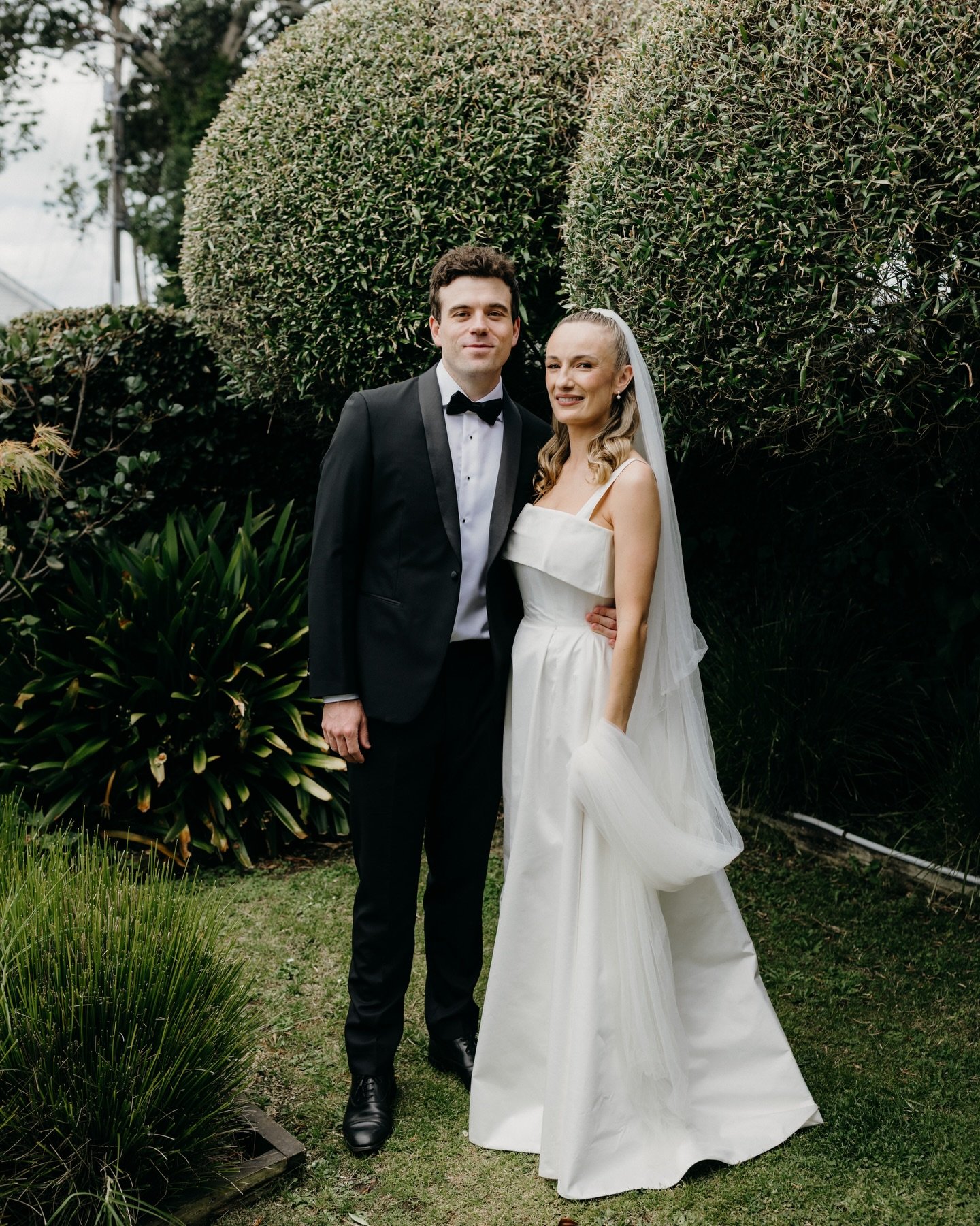 J+J

Venue @mantells_ 
Photography @ryanwattsphoto 
Celebrant @ninavininola 
Florals @ruthfionafloral 
Hair/MuA @hareandhunter 
Dress @lilliankhallouf 
Suit @institchu 
Cake @kcakedessert 
Stationary @paperdarlingnz