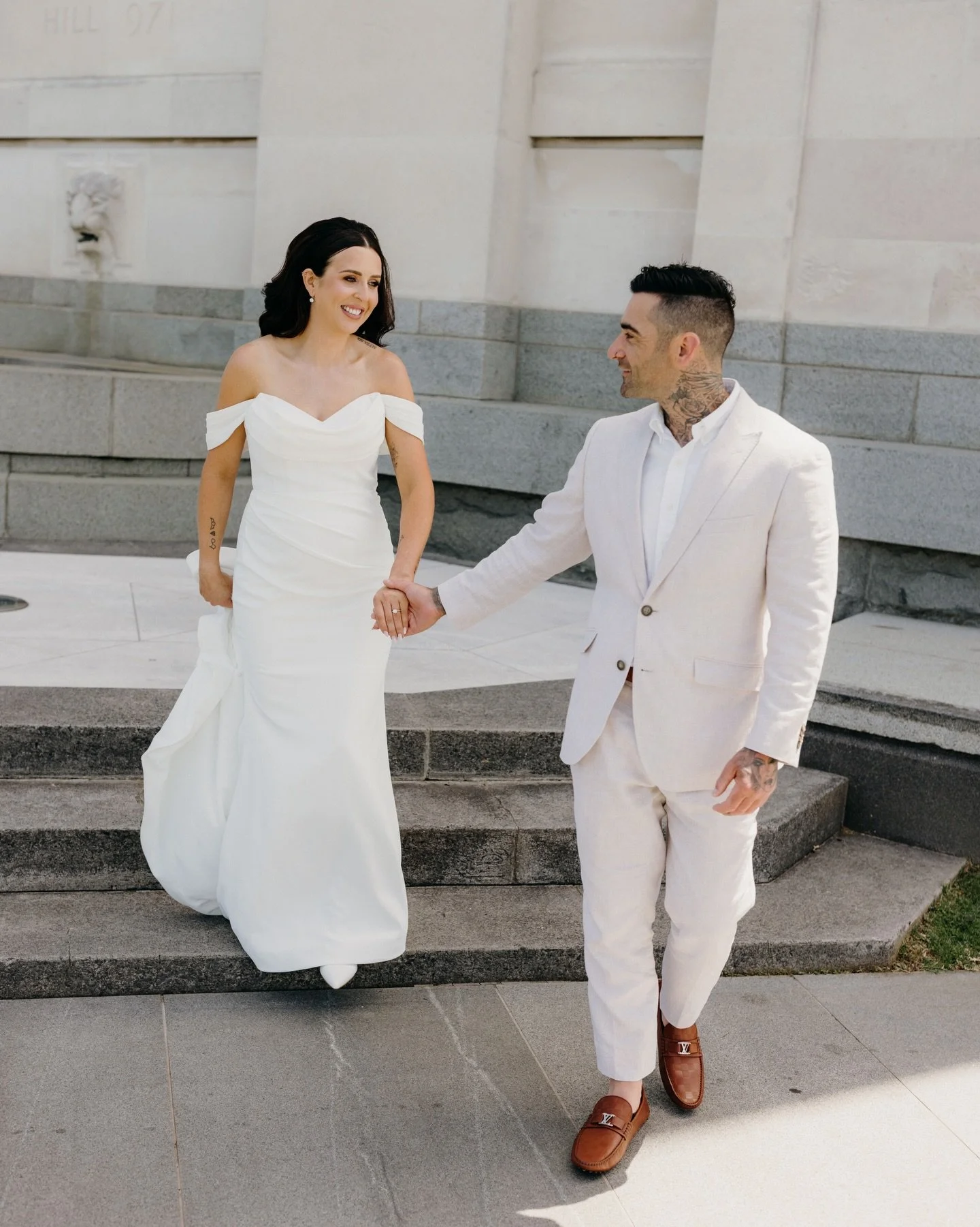 Mr &amp; Mrs Wills
6/12/25

Venue: Calliope Sea Scouts Hall
Hotel @parkhyattauckland 
Photography @ryanwattsphoto 
Planner @willowlane_events 
Dress @trishpeng 
Celebrant @erinsimpson13 
MuA @gabriellehoughtonn 
Hair @glammedbysilvia 
Cake @babybuckb