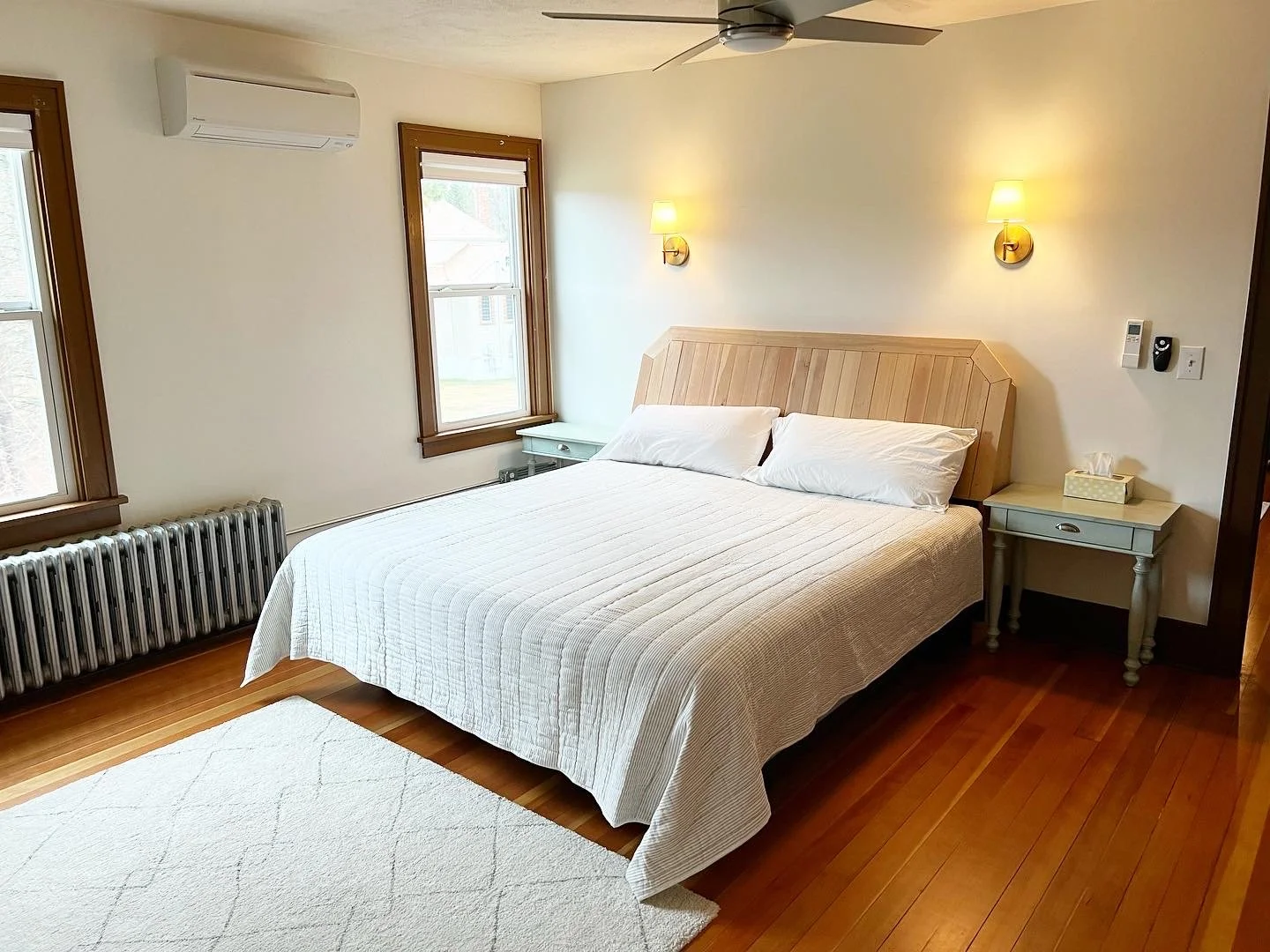 Bedroom 1 - suite.jpg