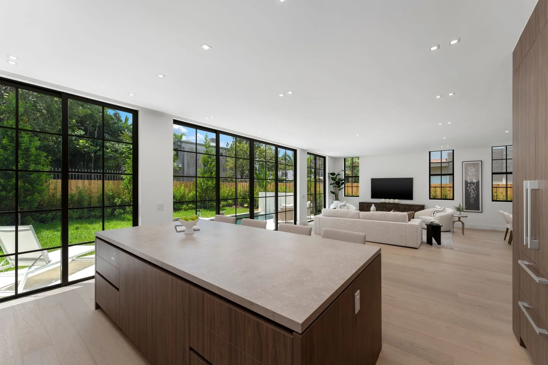 3352 Charles Ave_1oakstudios_17.jpg