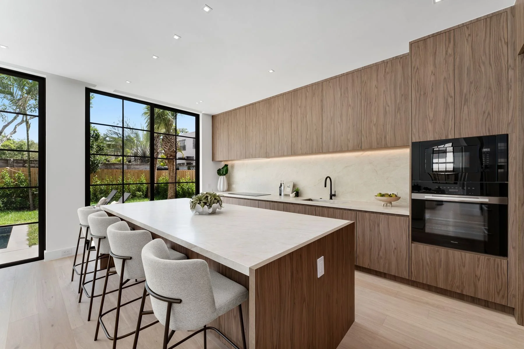 3372 Charles Ave_1oakstudios_12.jpg