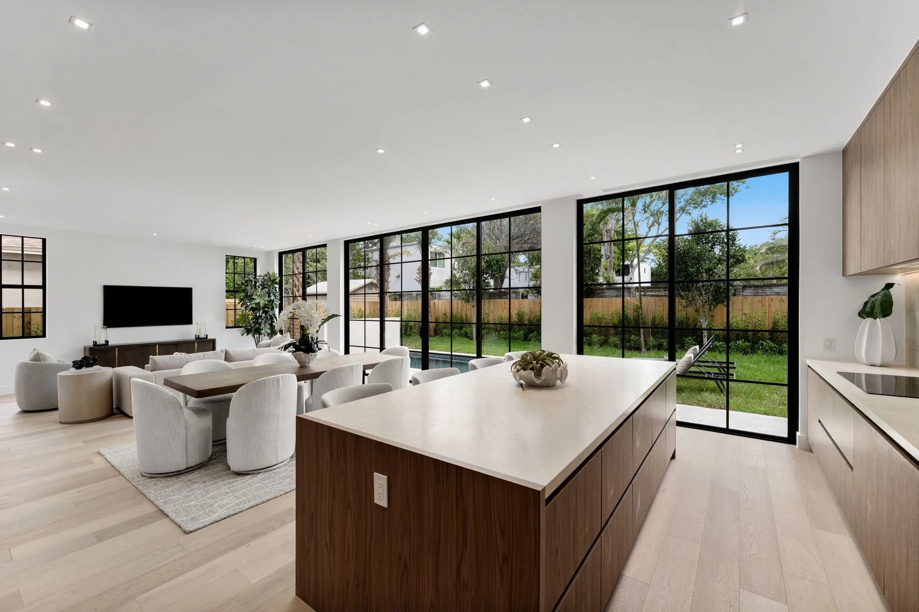 3372 Charles Ave_1oakstudios_14.jpg