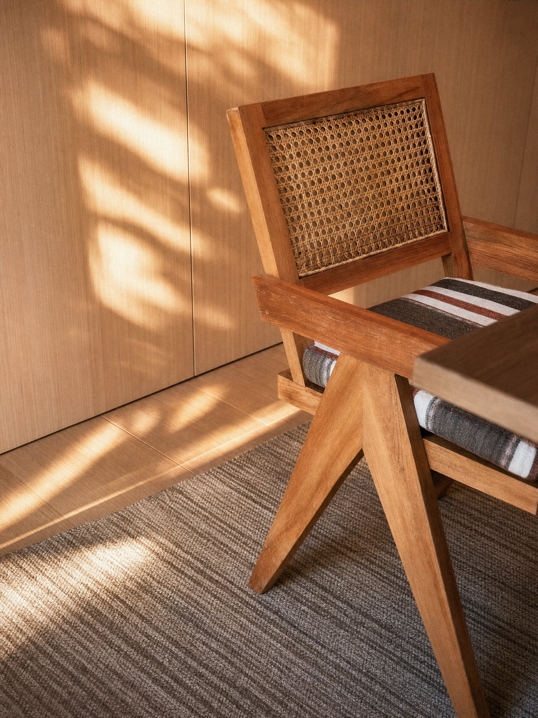 wood-16-chair-detail.jpg