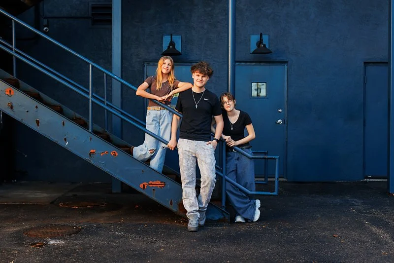 Would you caption this 'too cool for school' ... ? 

&bull;
&bull;
&bull;
&bull;
&bull;

link in bio
614.626.9602

#pickeringtonphotographer #familypictures #familypics