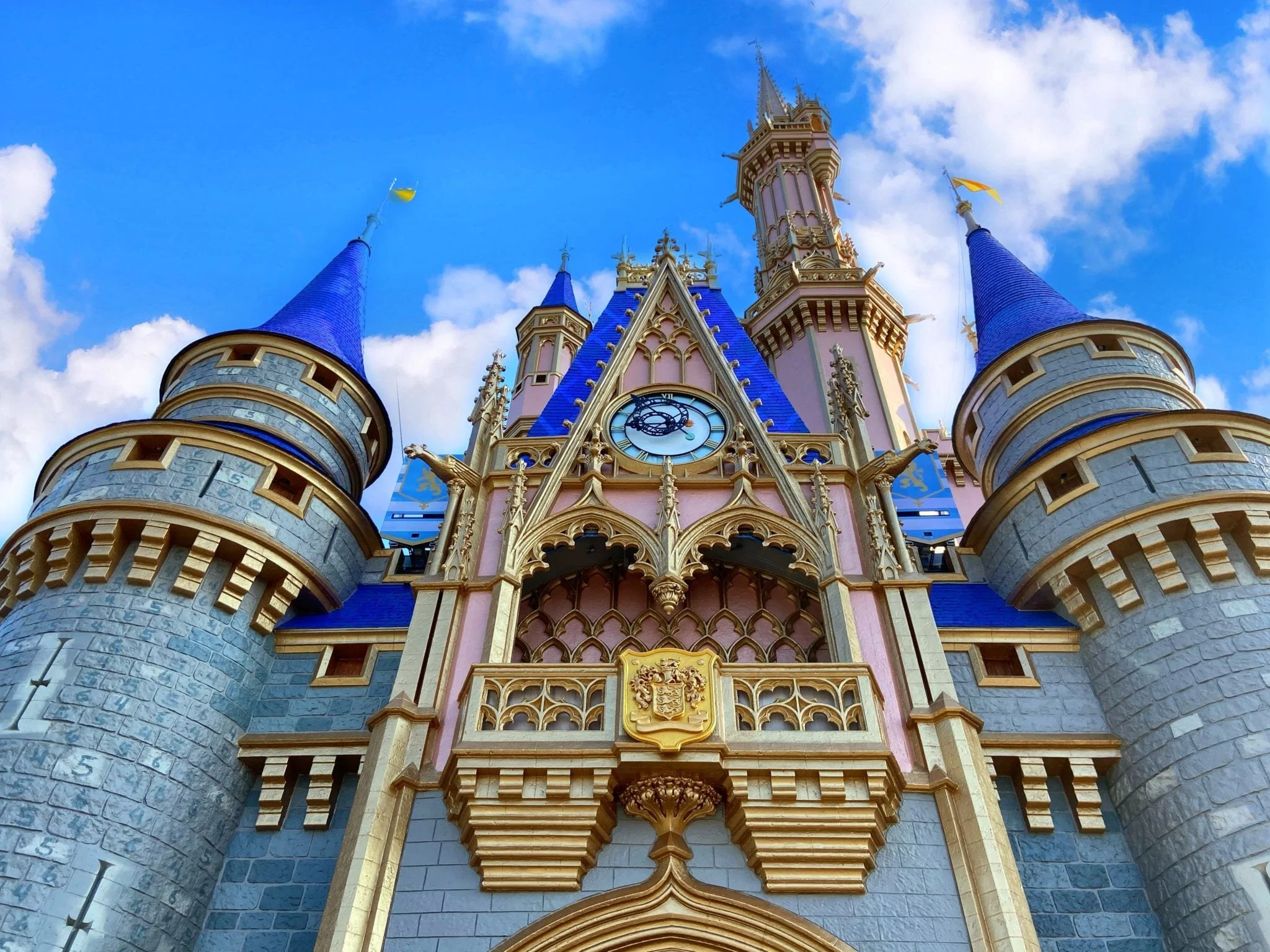 Complimentary Parking Returning to Disney World Resort Guest