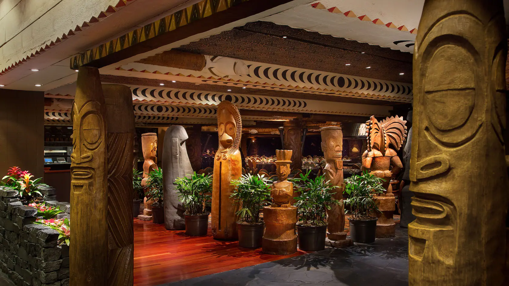 Character Dining Returning to ‘Ohana, Crystal Palace, and Cape May Café This Fall