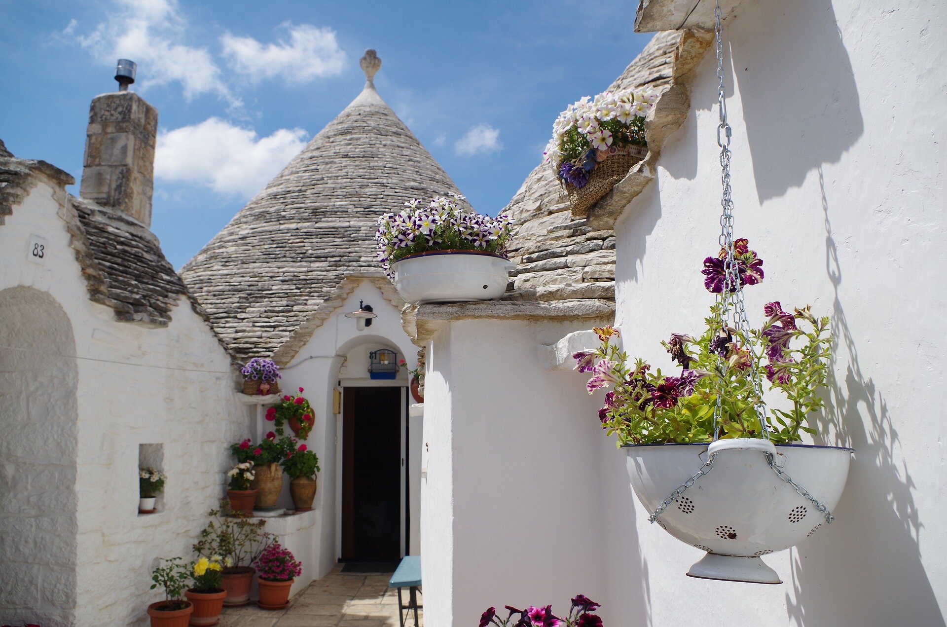 alberobello-4314301_1920.jpg