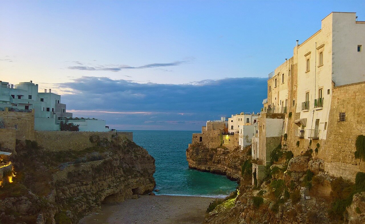 polignano a mare port-3114690_1280.jpg