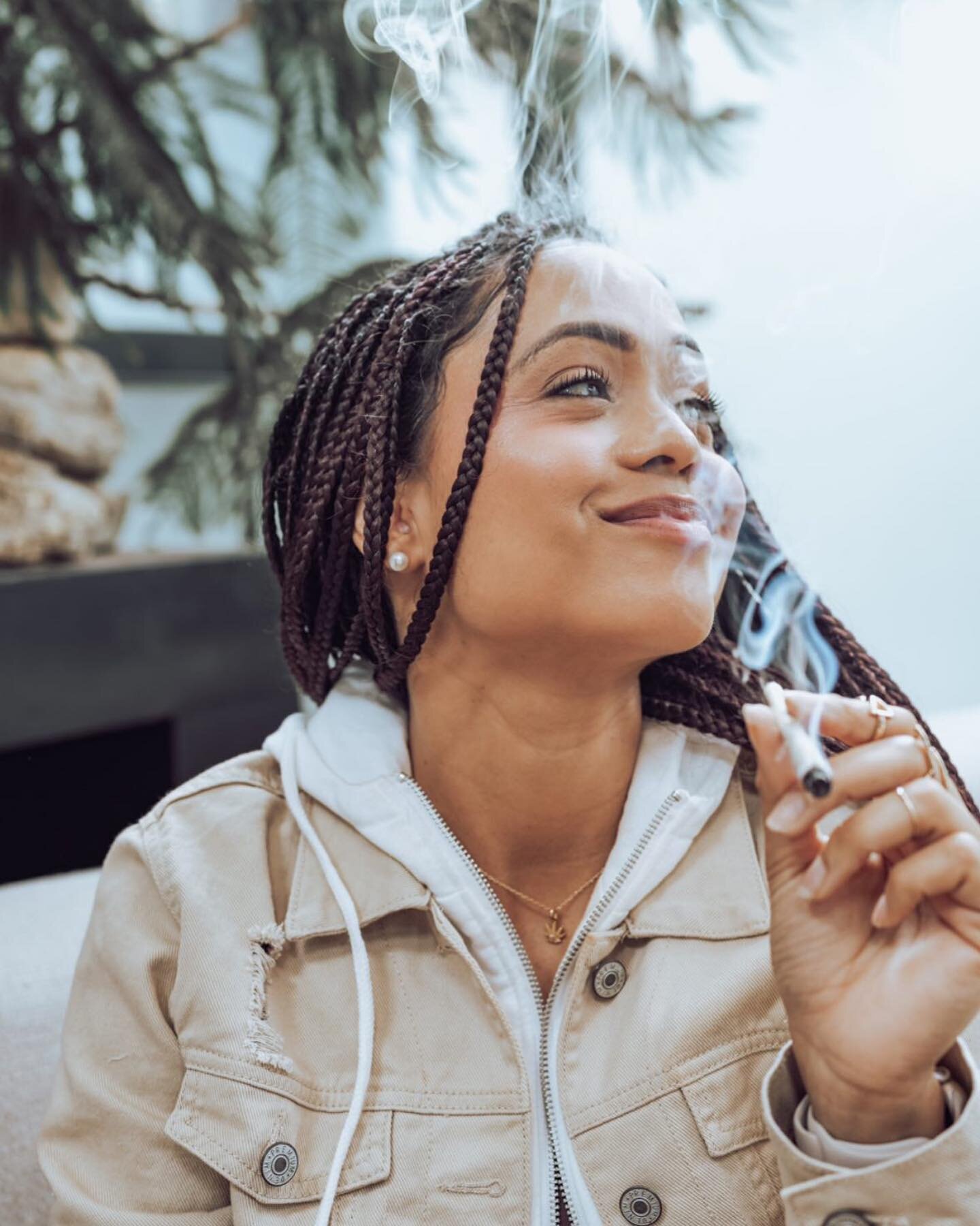 Big ups to our client @thecannabiscutie on the drop of her latest product, a cannabis &amp; spirituality #ebook ☁️💘

This was a super fun launch that we coordinated two giveaway promos for in order to help build the momentum around the release.

We 