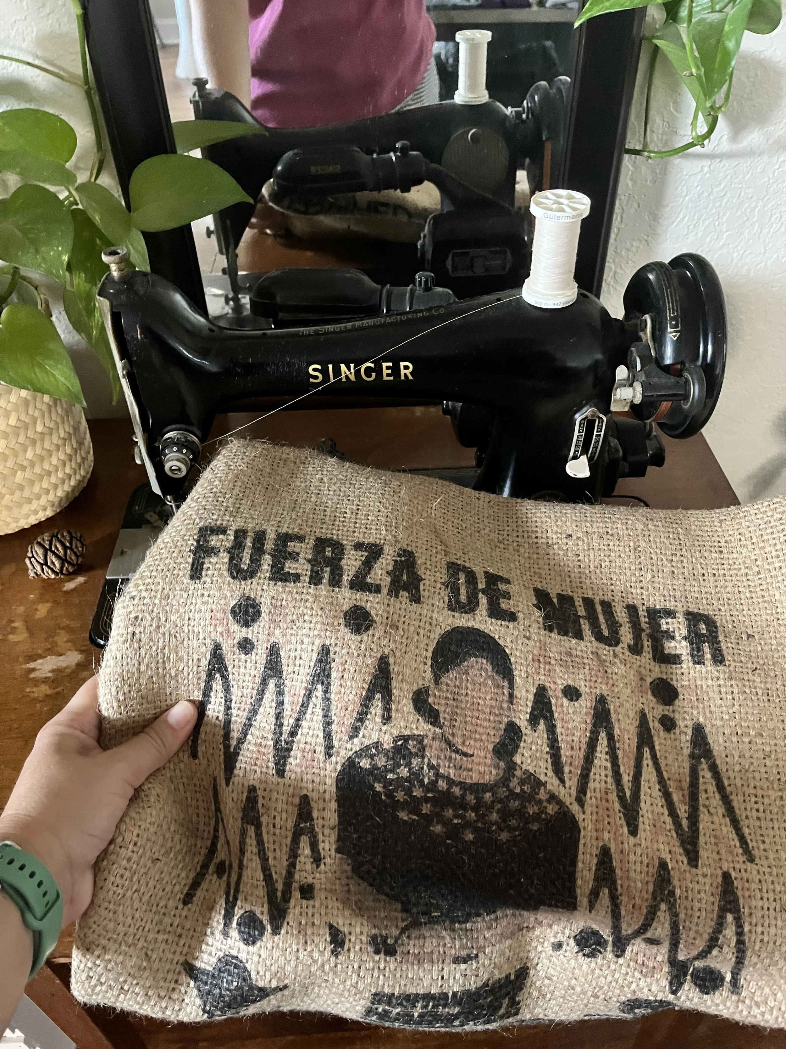 Coffee Bag Fuerza de Mujer: Upcycling Projects