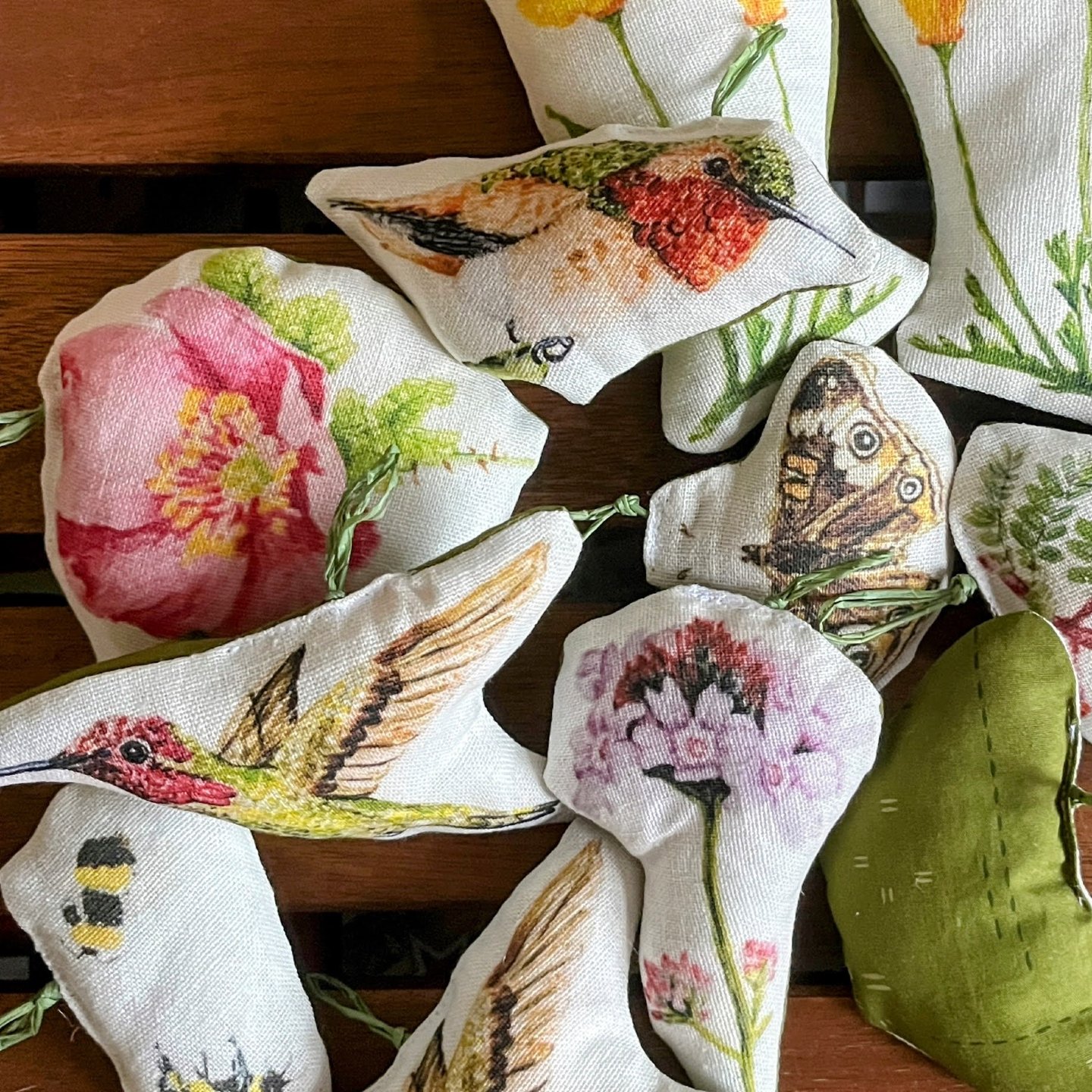 MuXu Handmade Nature Ornaments: Sustainable Holiday Decor

We printed some of our favorite watercolors on scraps of cotton, chose repurposed fabric, added a little stuffing, and ta-da&hellip; MuXu Ornaments!

For the first time ever, MuXu Ornaments a
