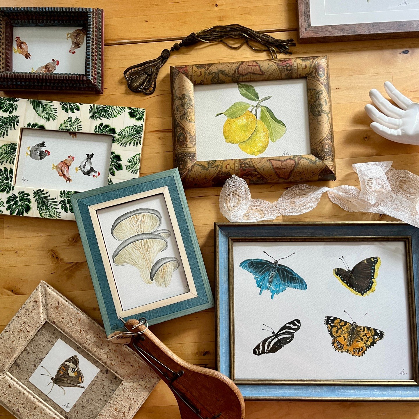 Last call to visit my largest watercolor display to date at @torquecoffees! 

As they say, "everything has an end," no being dramatic... just a friendly reminder that the exhibition will be coming to an end soon!!
So, stop by, grab a coffee