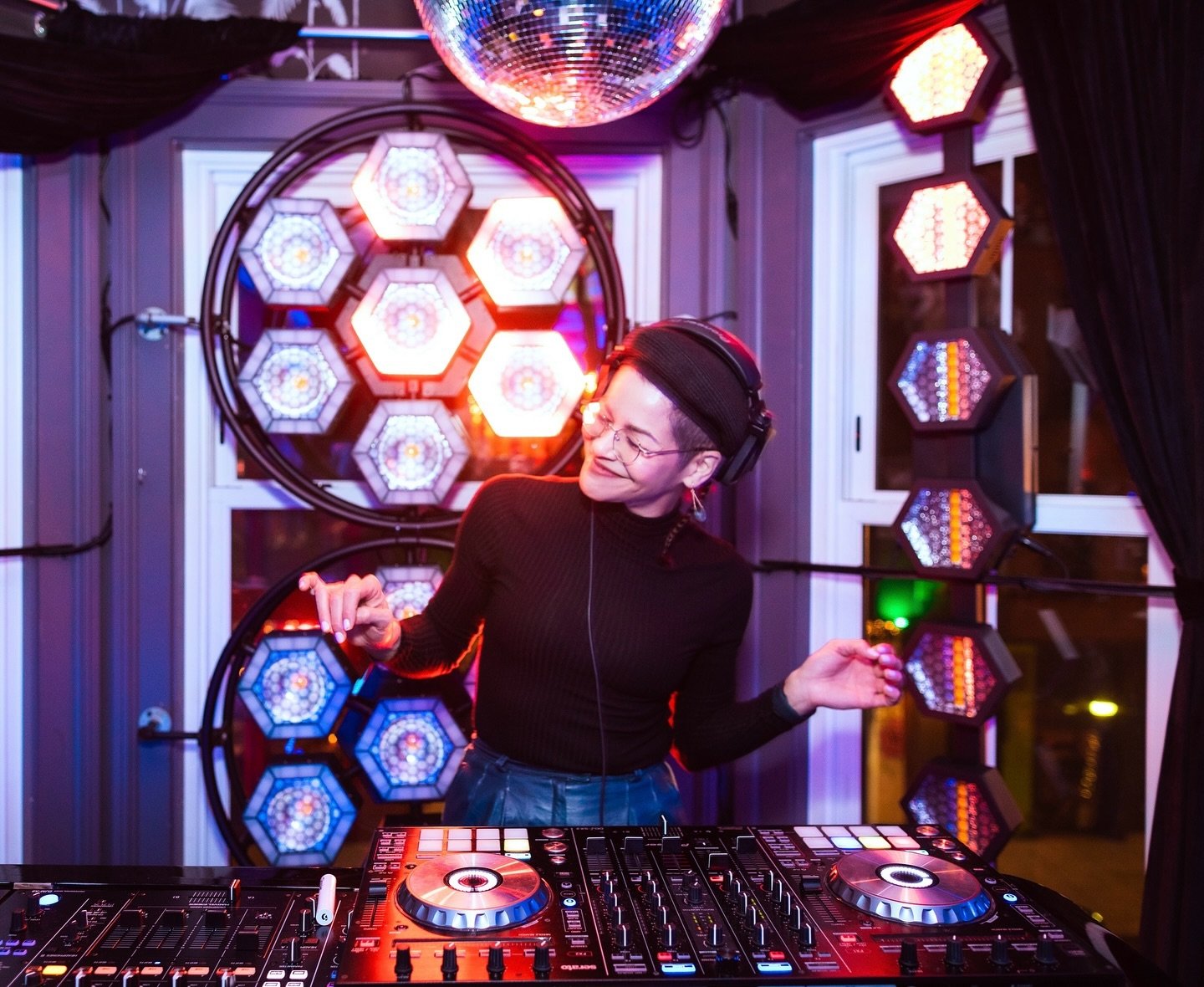 What a year it has been! 💫 And there is still so much good work left to do. I&rsquo;m so incredibly grateful for the persistent goodness that surrounds me. I&rsquo;ll be showing gratitude and kicking off the holiday festivities early this year with 