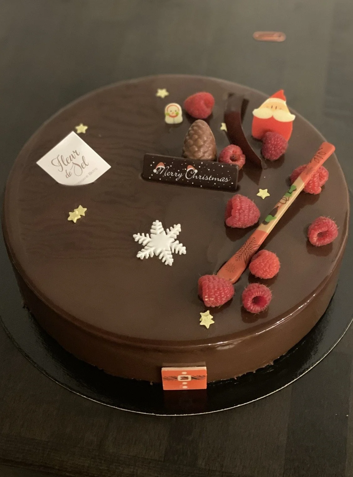 Christmas Cake:  Customize any of our cakes into a Christmas favorite. Sizes & prices may vary. 
Call us for details: (973) 507-9865