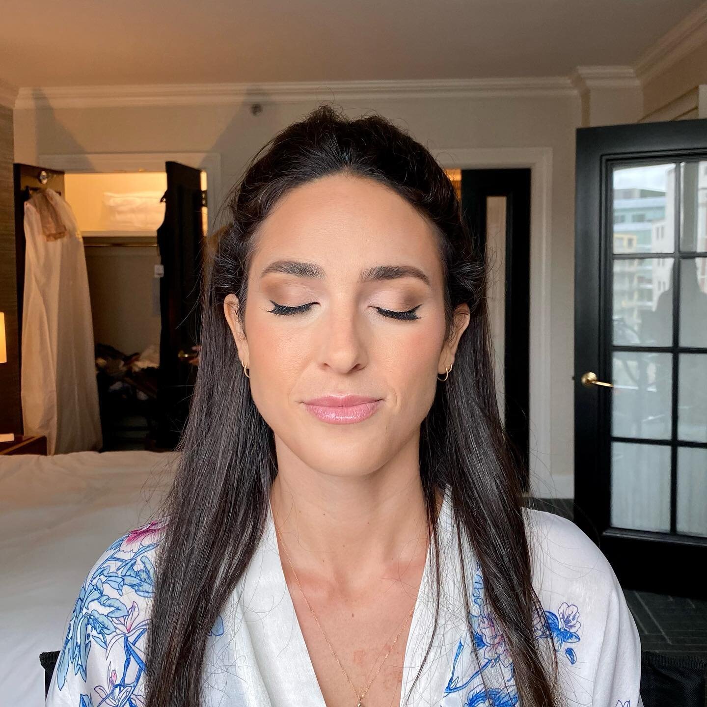 Matte eyes and a winged liner, one of my absolute favorite looks especially for a ✨timeless✨ MOH look! Swipe for the final look once hair was done and lipstick was applied. No filters or edits- just a lighting change (and portrait mode) since it was 