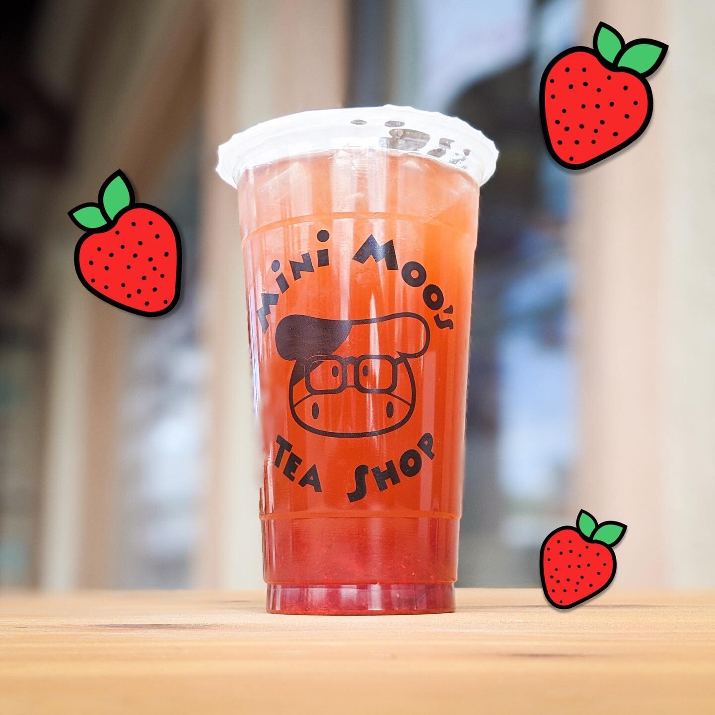 HAPPY FRIDAY‼️Get your weekend started early with a refreshing Strawberry green tea. 🍓 🍓 👅.
.
.
.
#strawberry #strawberrytea #greentea #strawberrygreentea #refreshingdrink #bobatea