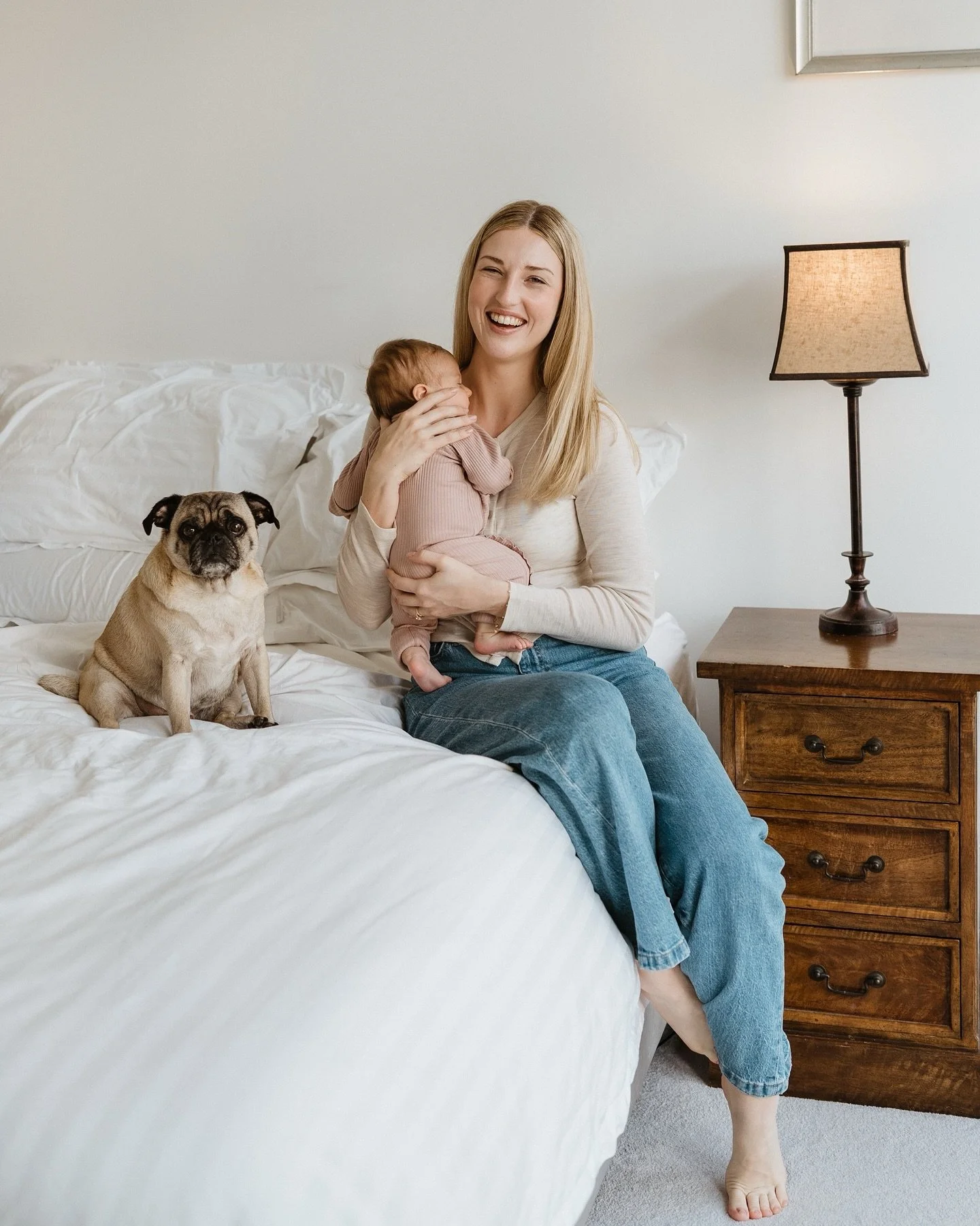 Welcoming your baby earthside doesn&rsquo;t get more special than this!
In-home newborn sessions capture the love, the chaos, and the quiet - just as it is, right where it all begins 🧡
