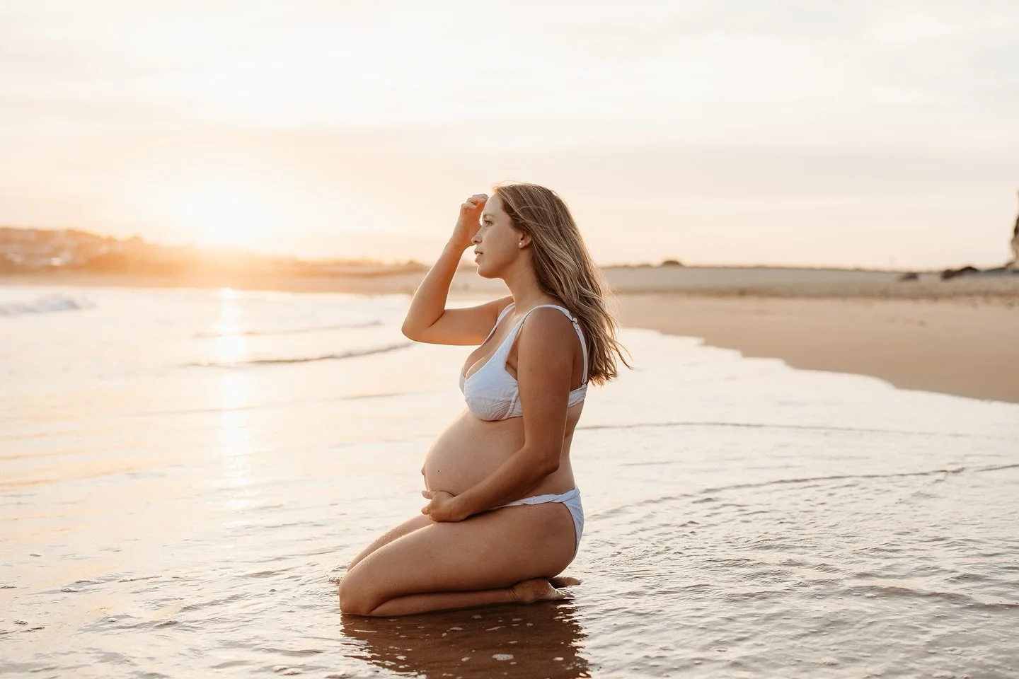 Golden hour + salty air + that baby bump glow ✨🌊💛 Nothing says summer like soaking up the sea breeze. 

With school holidays here and the warmer days rolling in, it&rsquo;s the perfect time to soak it all up!