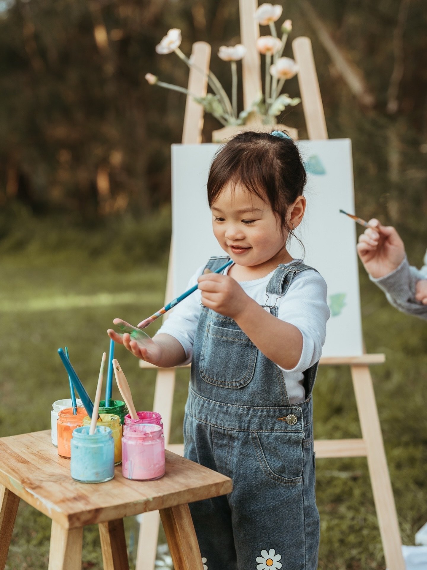 Throw back to my paint sessions a few months ago 😍

The kids LOVED them and we captured the most gorgeous moments! 

This is something we could create at an in-home session - DM me if you think your kids would love this, and I&rsquo;ll bring the goo