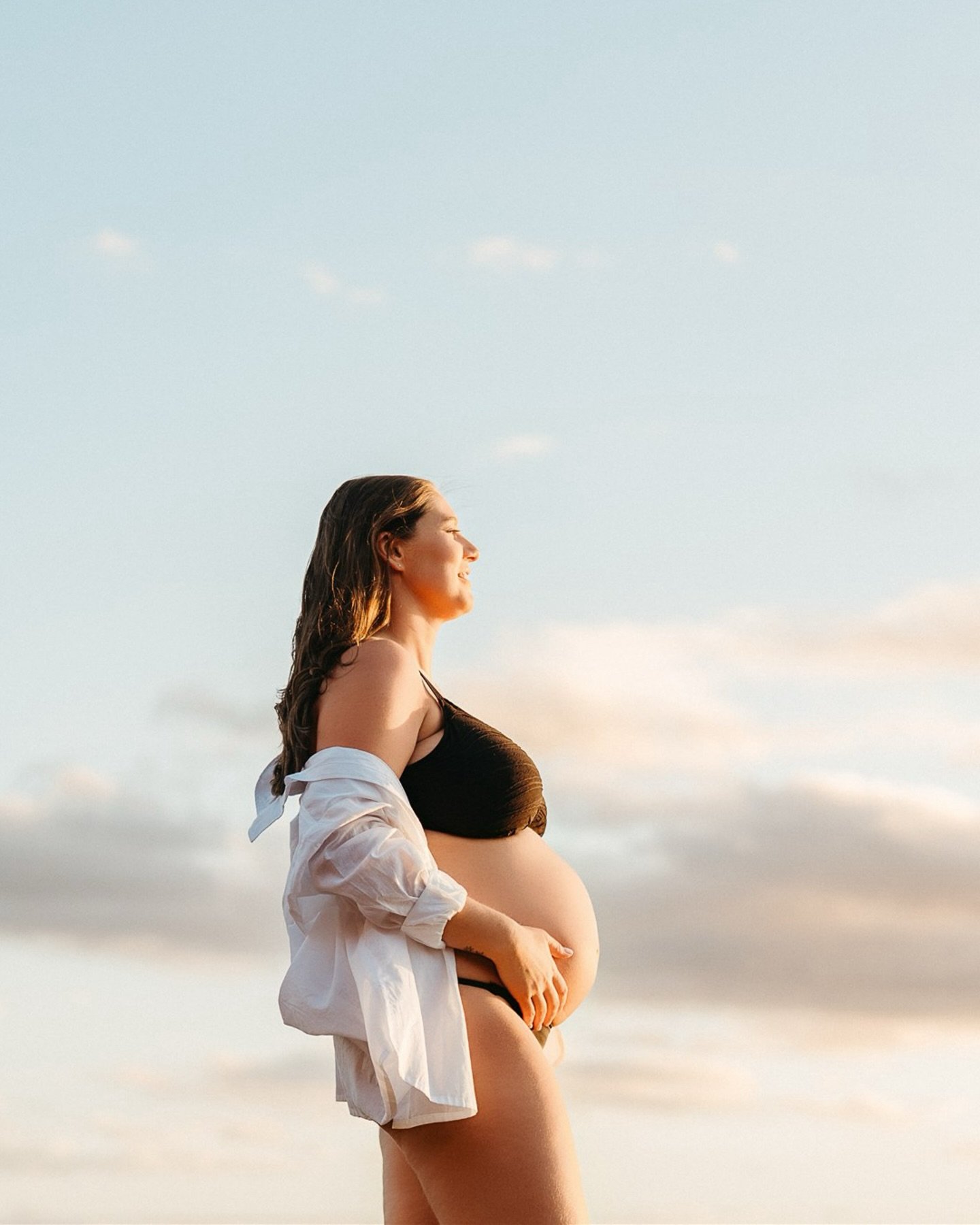 🌊 Salty, golden, dreamy

There&rsquo;s something so special about photographing maternity by the water. It feels calm, natural and so easy.

You don&rsquo;t have to do anything fancy.
Walk, chat, cuddle, dip your toes in or get right in if you want 