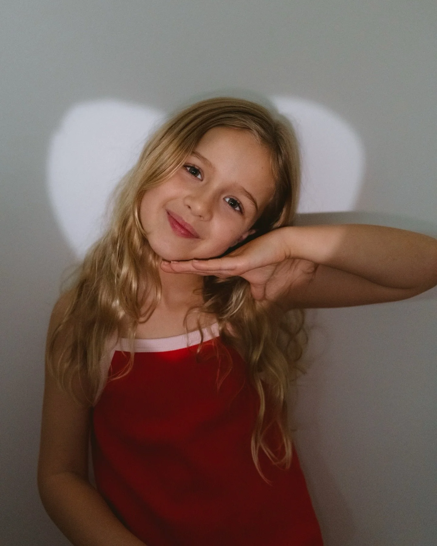 Little shoot with my little Valentine 💘 

I saw this toilet paper roll heart shadow trend this morning and gave it a go. Super cute 🥰