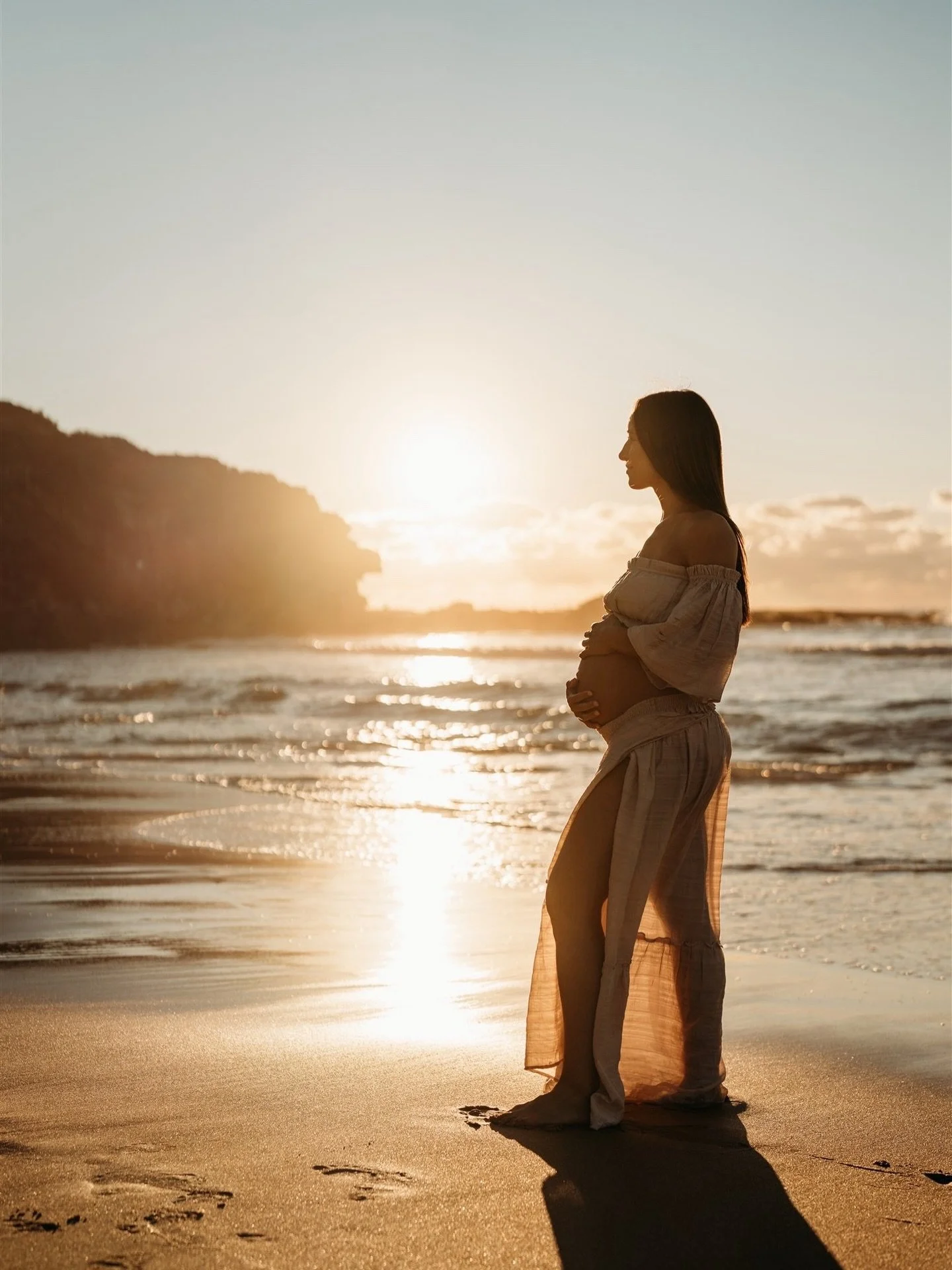 Sunrise + a baby bump = a match made in heaven ✨ 

Are you having a baby in 2026? Let&rsquo;s get together and create some magical memories. I&rsquo;ll make it easy for you.(I even have a client wardrobe!), and you&rsquo;ll come away with some beauti