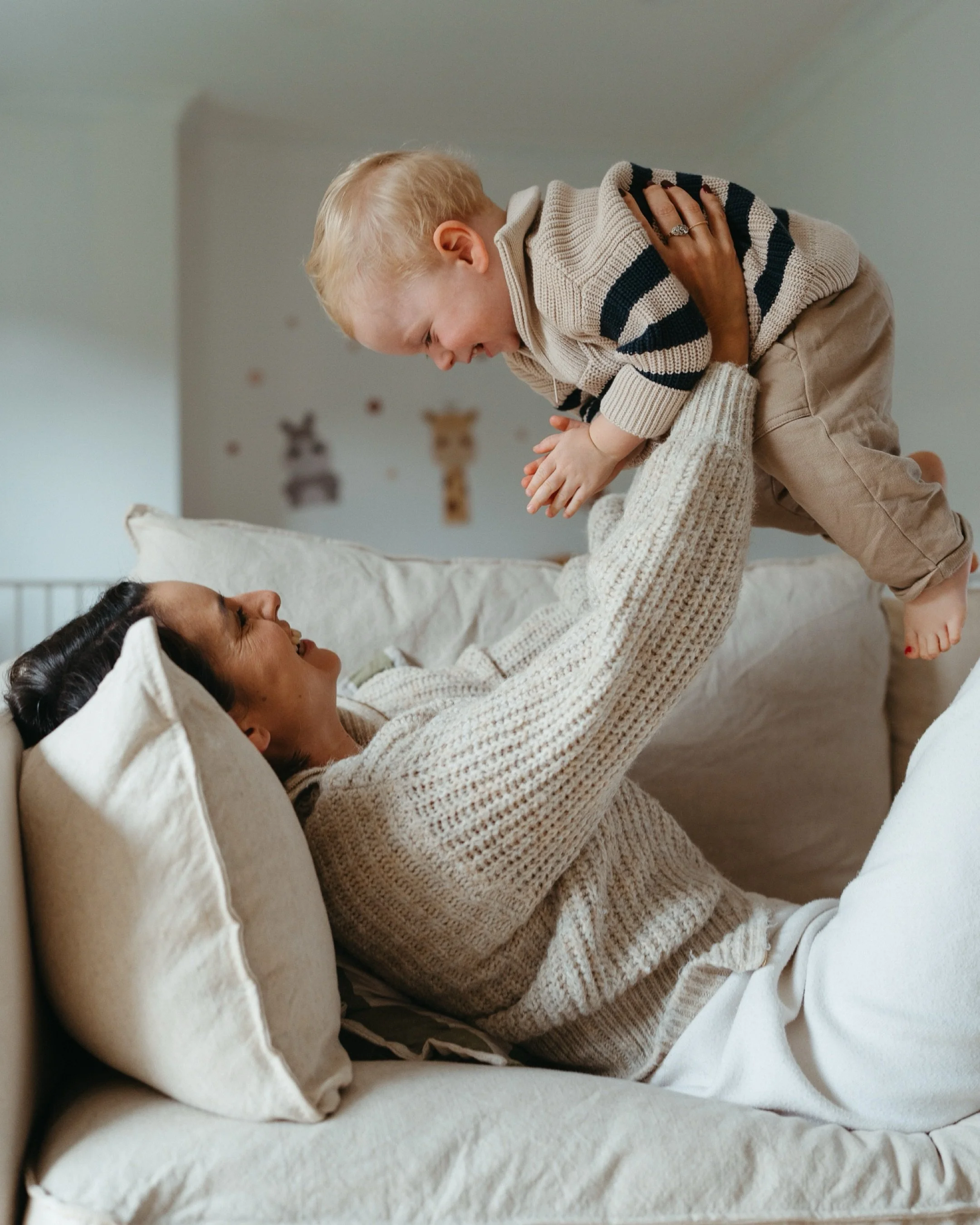 A toddler, a dog, a lukewarm coffee and the best light of the year coming through your windows. 

Winter in-home sessions are my absolute favourite and I have a few spots left if you want in. 

Link in bio or DM me!