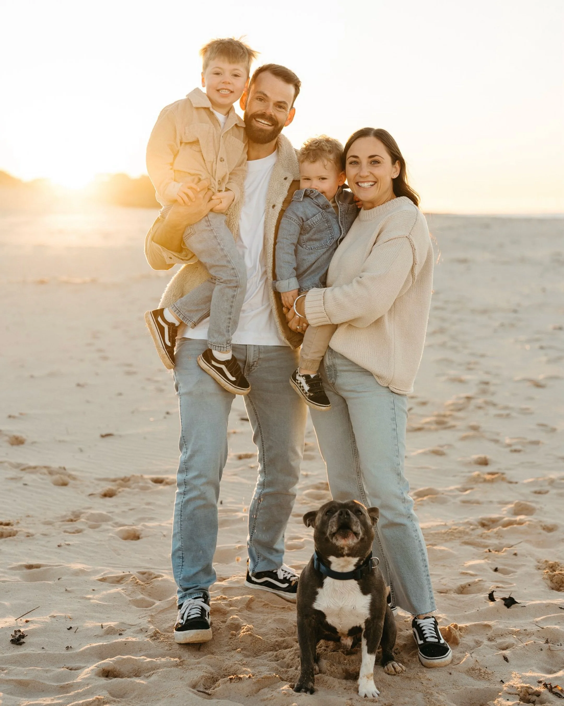 That golden light hitting the water ✨ 

Winter sunrise sessions hit different. Pastel skies, sleepy smiles, and a family who just went with it. Having their pup along for the shoot made it even more fun, he was such a good sport.

We wrapped it up wi