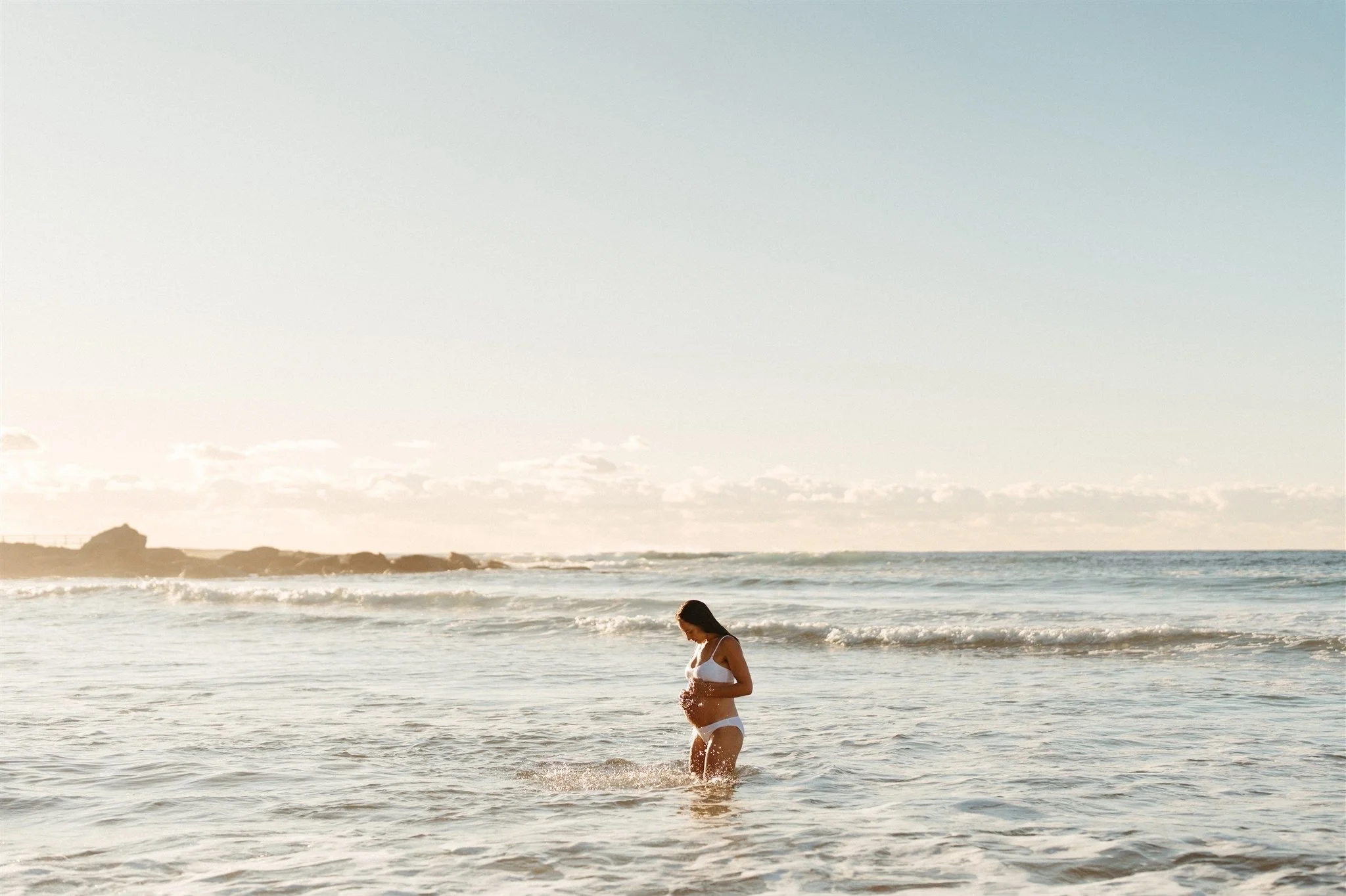 Why book your maternity session with me:

🐚 Golden hour light that makes your skin (and your bump) glow
🐚 I&rsquo;ve got the maternity wardrobe sorted, just rock up as you are
🐚 Life&rsquo;s busy and pregnancy can be rough, this hour is just for y