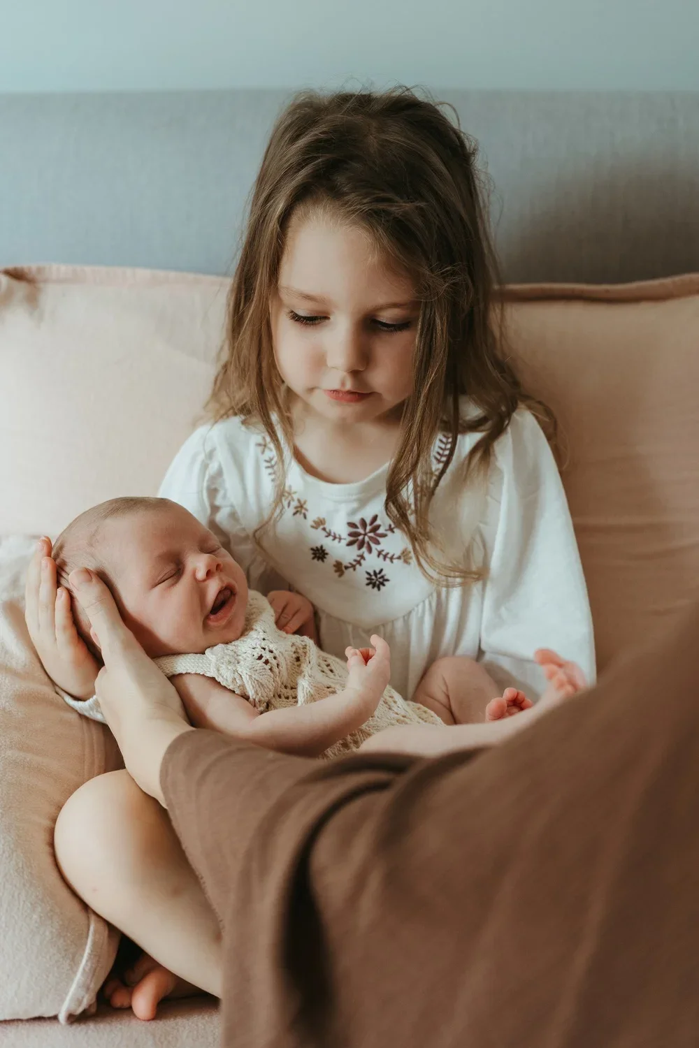 Newborn Photos with Siblings
